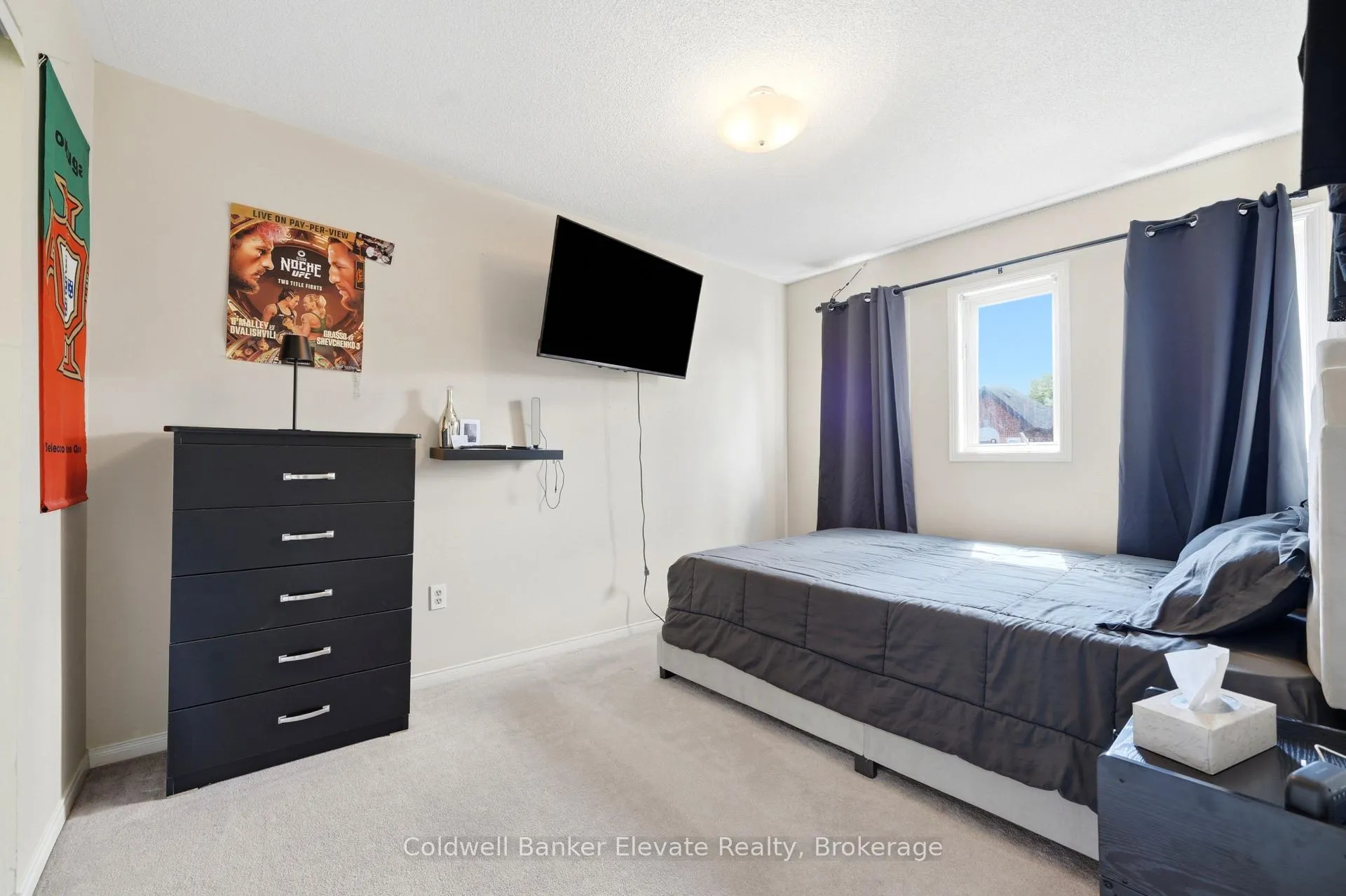 Photo 18 of 22 Goldenlight Circle, Brampton, Brampton West — HOMEH