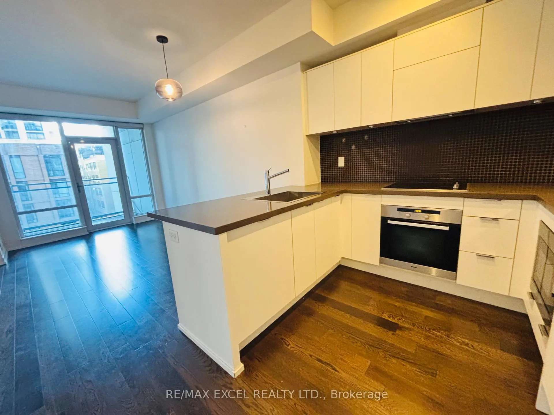 Photo 1 of Unit 901, 21 Widmer Street, Toronto, Waterfront Communities — HOMEH