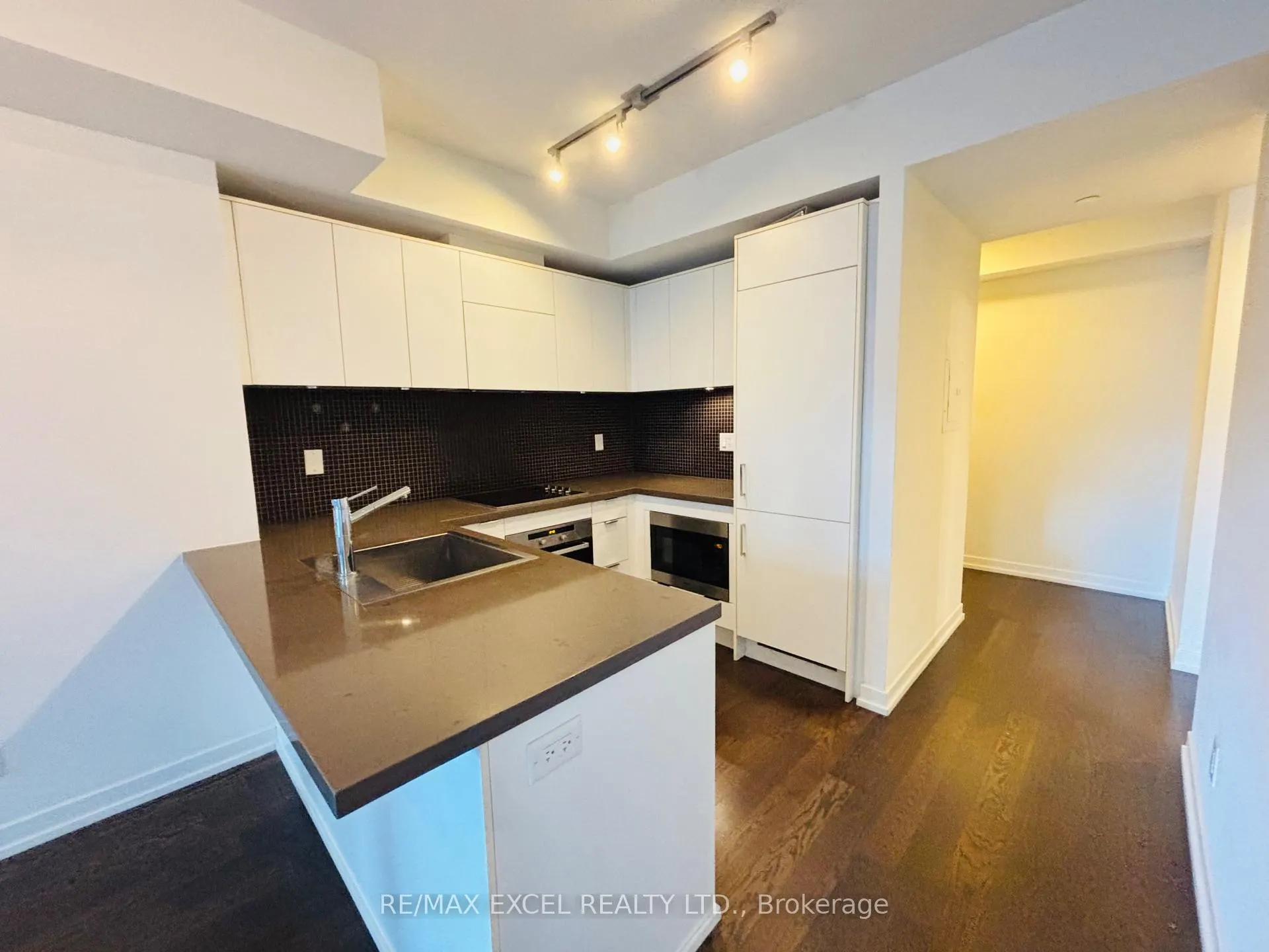 Photo 9 of Unit 901, 21 Widmer Street, Toronto, Waterfront Communities — HOMEH