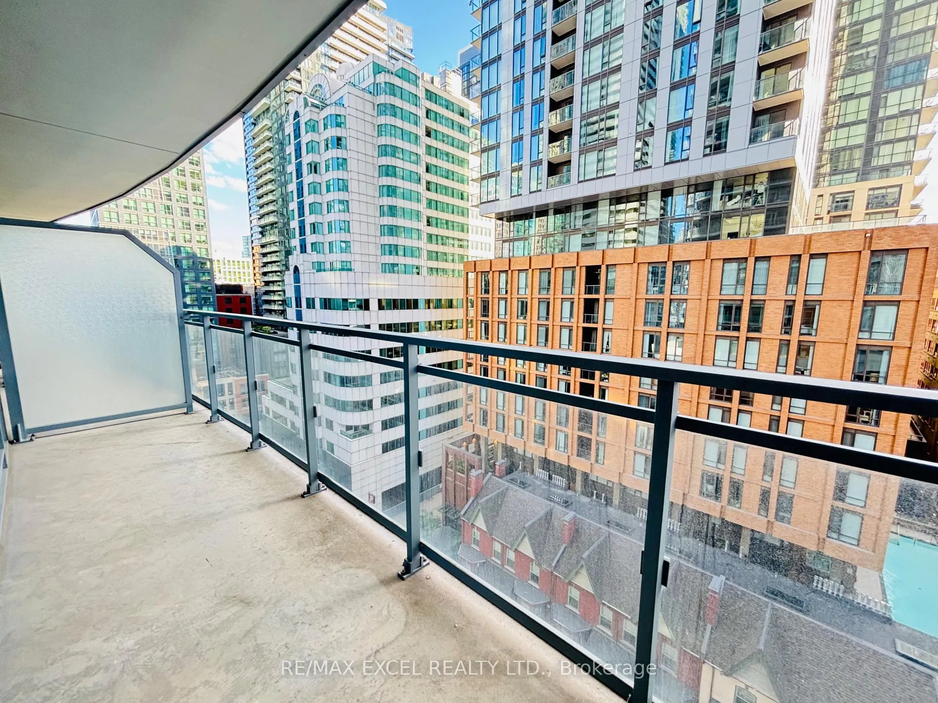 Photo 14 of Unit 901, 21 Widmer Street, Toronto, Waterfront Communities — HOMEH