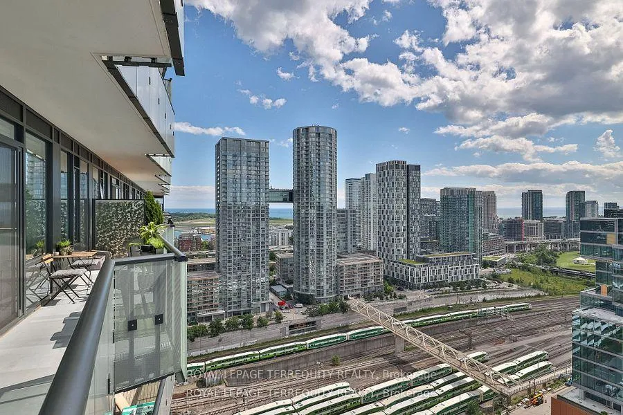 Photo 17 of Unit 1803, 480 Front Street W, Toronto, Waterfront Communities — HOMEH