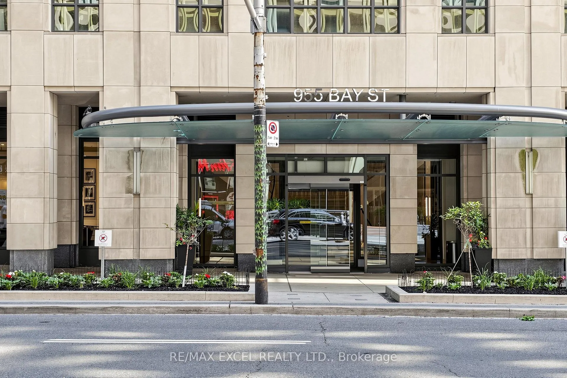Photo 3 of Unit 1408, 955 Bay Street, Toronto, Bay Street Corridor — HOMEH