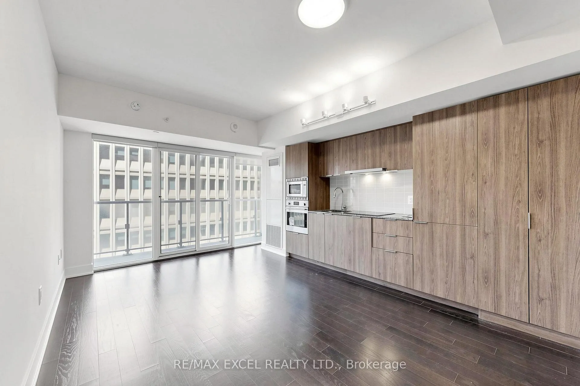 Photo 8 of Unit 1408, 955 Bay Street, Toronto, Bay Street Corridor — HOMEH