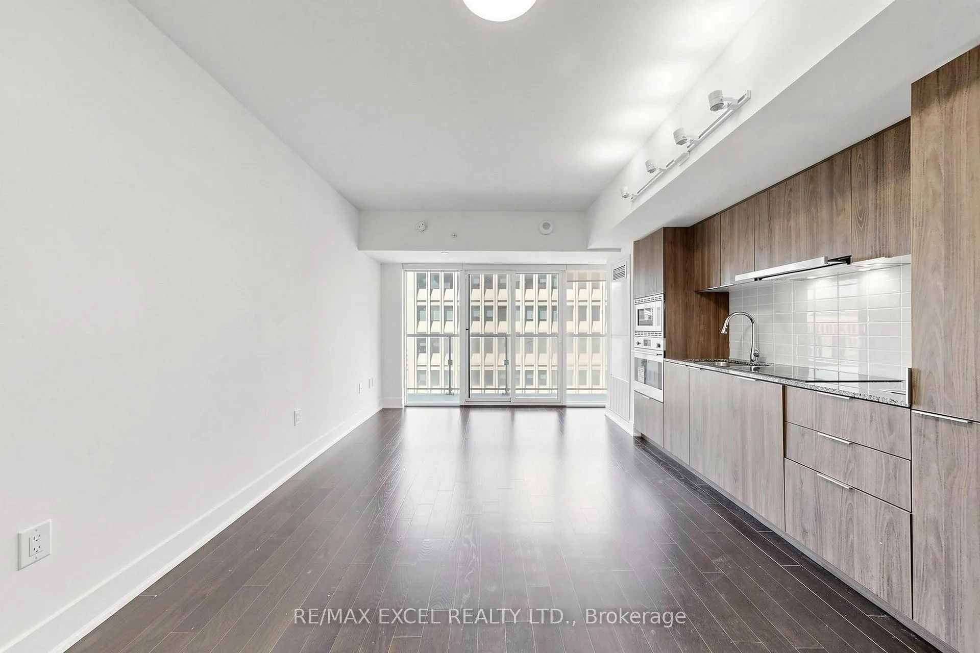 Photo 9 of Unit 1408, 955 Bay Street, Toronto, Bay Street Corridor — HOMEH