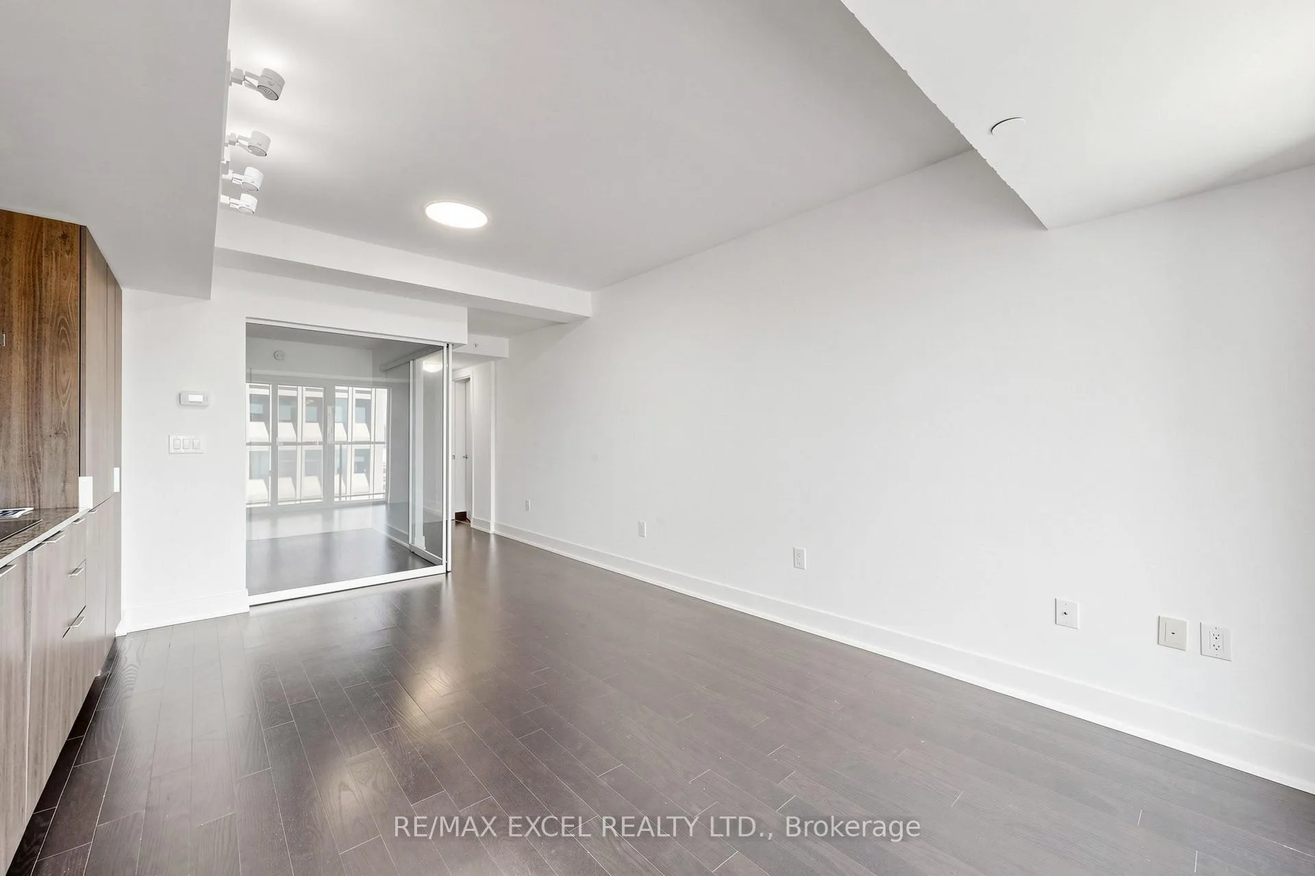 Photo 13 of Unit 1408, 955 Bay Street, Toronto, Bay Street Corridor — HOMEH
