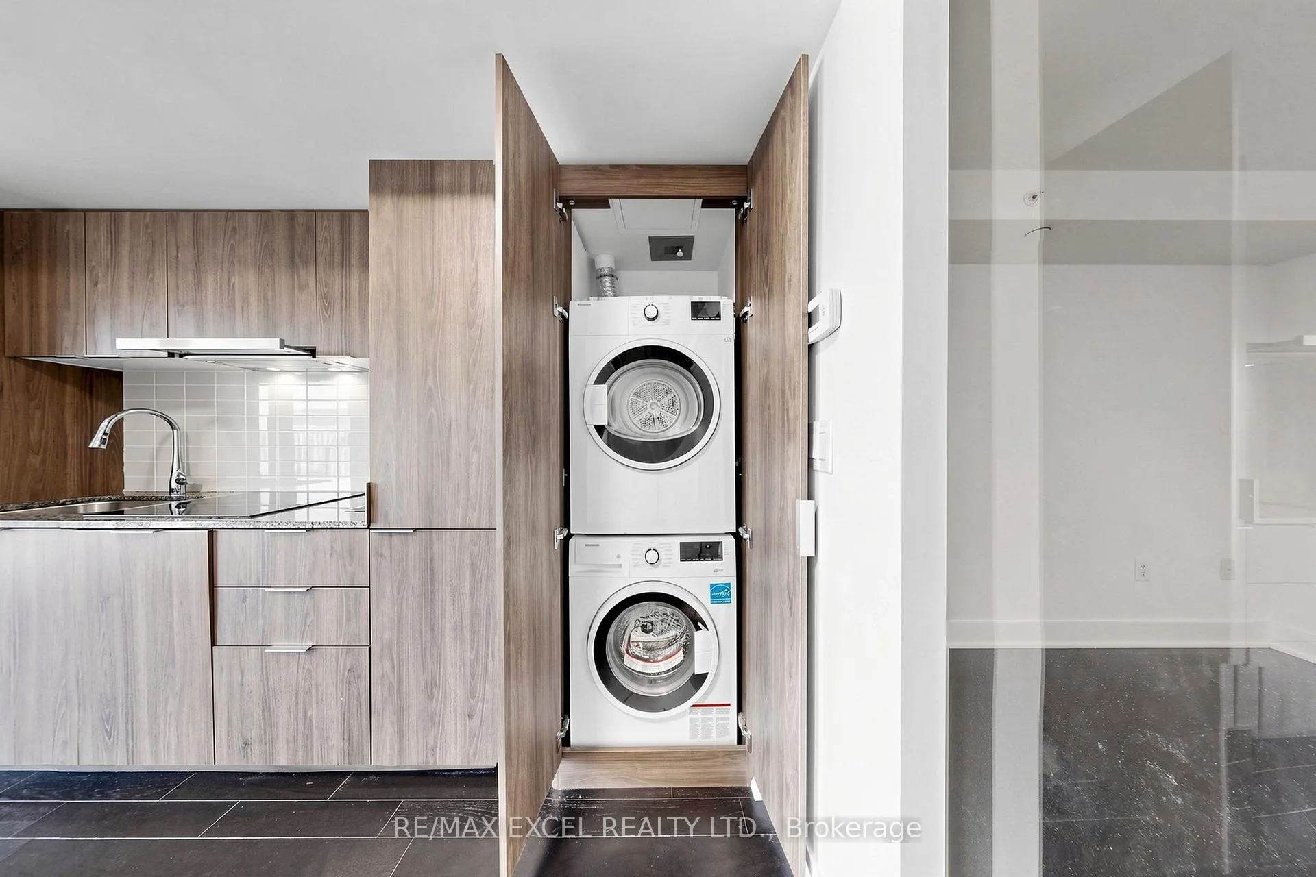 Photo 25 of Unit 1408, 955 Bay Street, Toronto, Bay Street Corridor — HOMEH