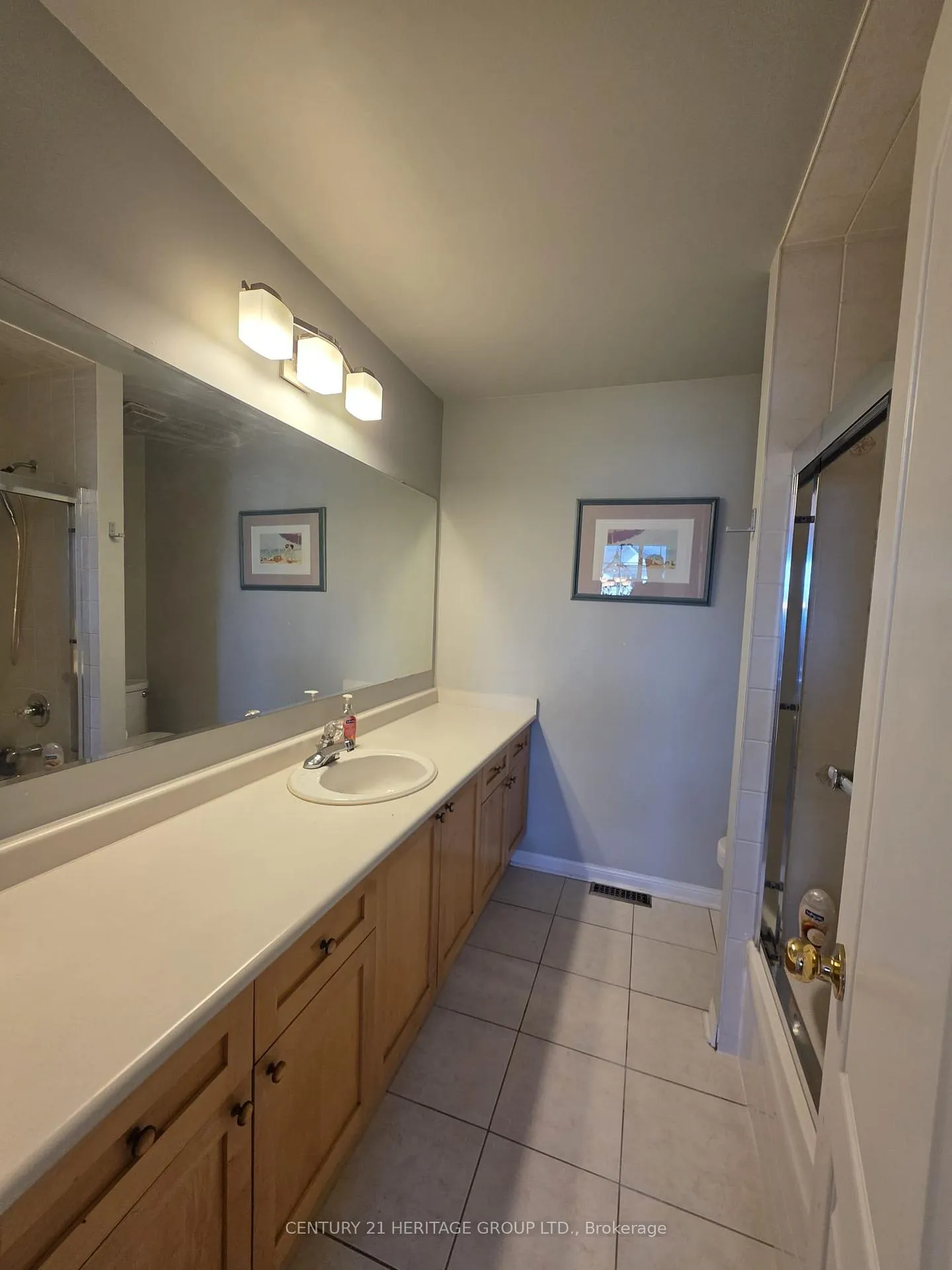 Photo 14 of 52 Brock Drive, Brampton, Vales of Castlemore — HOMEH