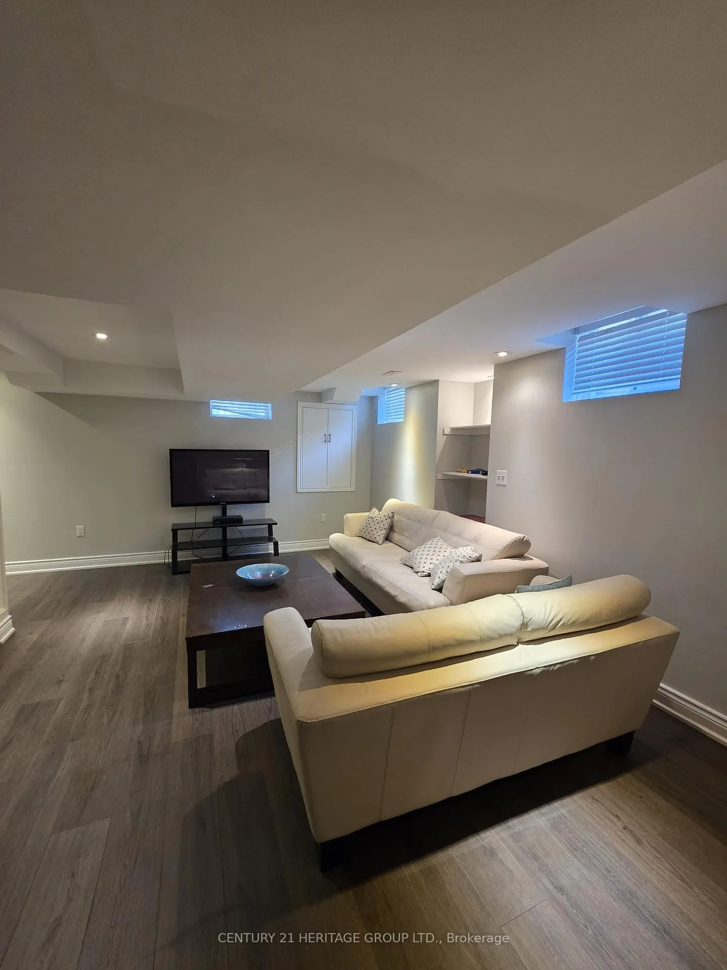 Photo 28 of 52 Brock Drive, Brampton, Vales of Castlemore — HOMEH