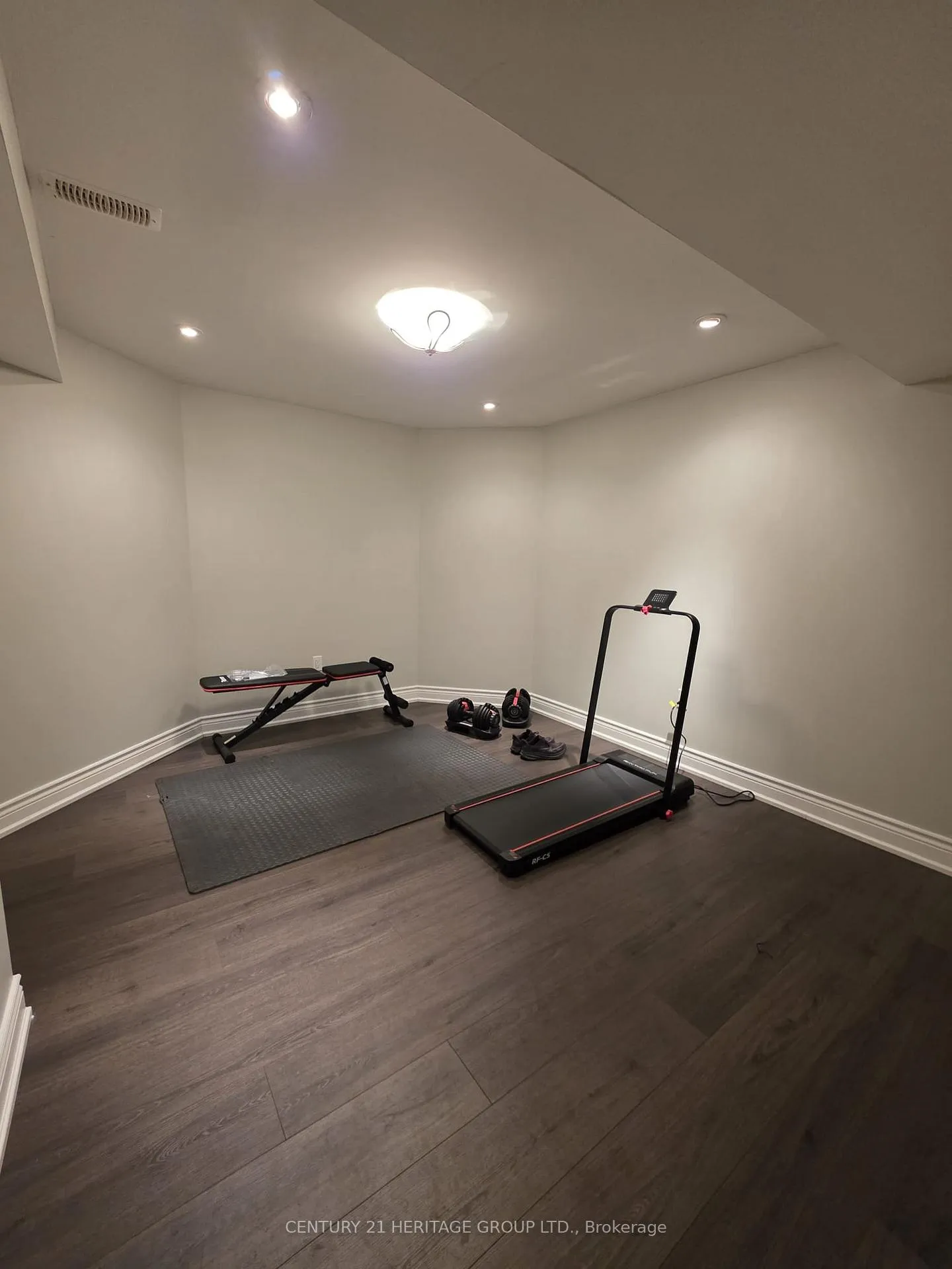 Photo 30 of 52 Brock Drive, Brampton, Vales of Castlemore — HOMEH