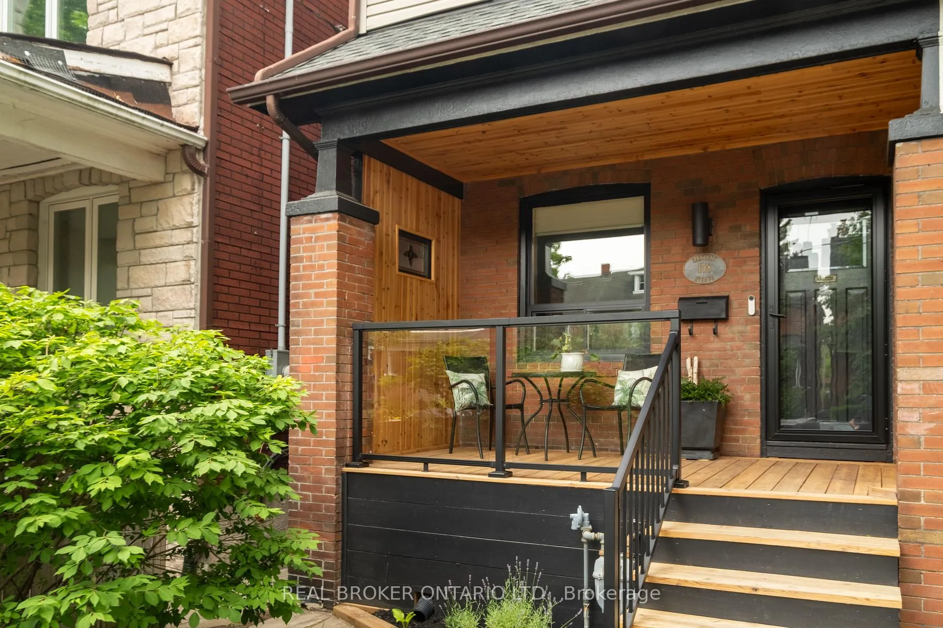 Photo 3 of 158 Oakcrest Avenue, Toronto, East End-Danforth — HOMEH
