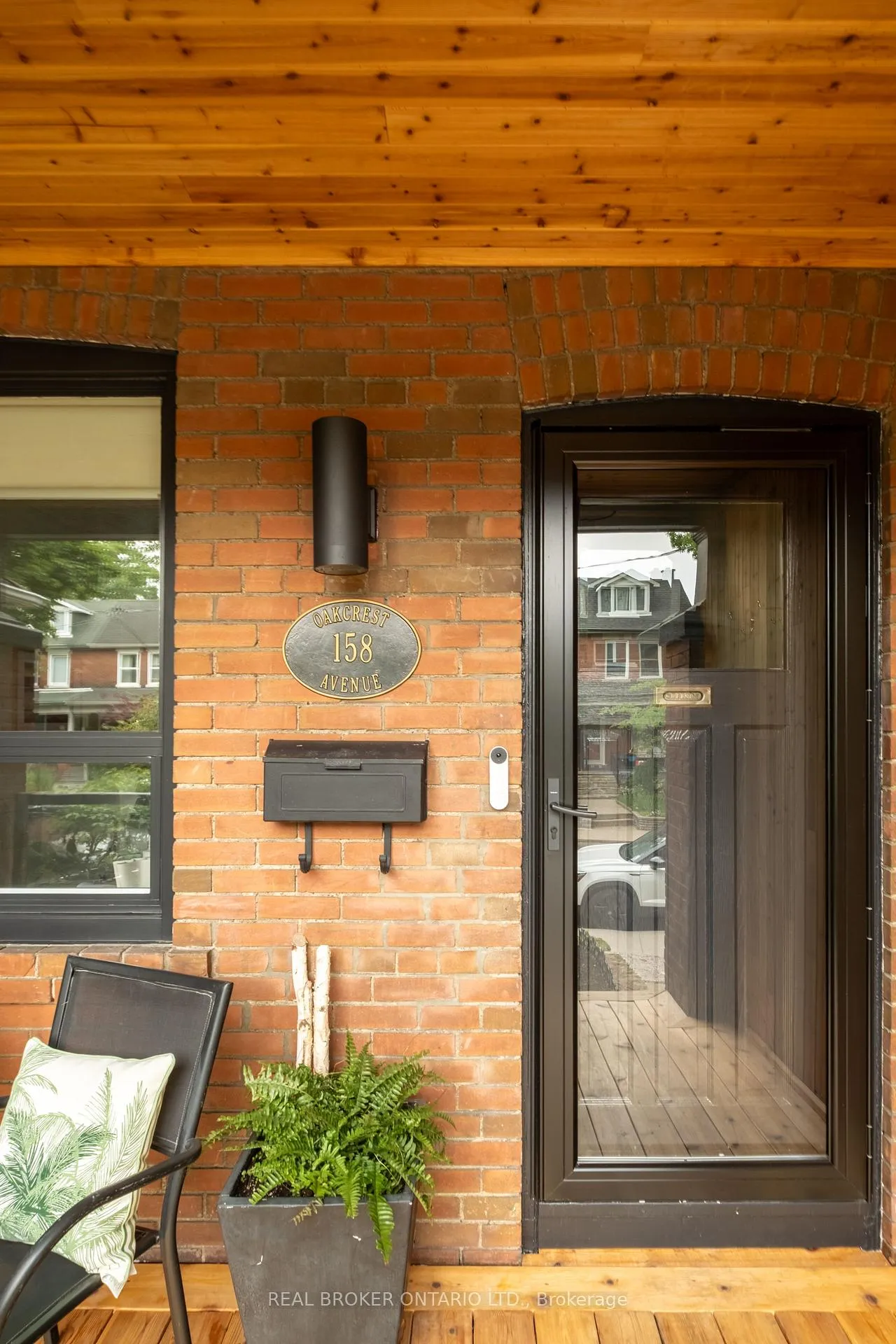 Photo 6 of 158 Oakcrest Avenue, Toronto, East End-Danforth — HOMEH