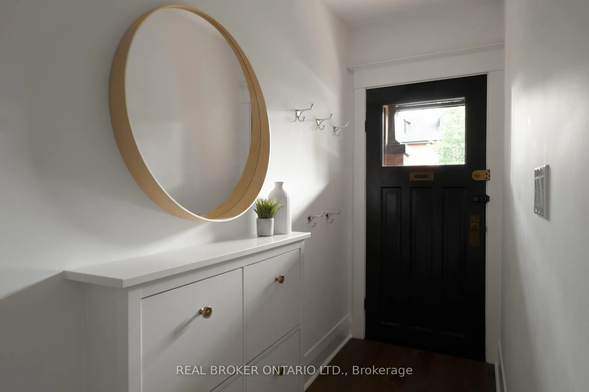 Photo 8 of 158 Oakcrest Avenue, Toronto, East End-Danforth — HOMEH