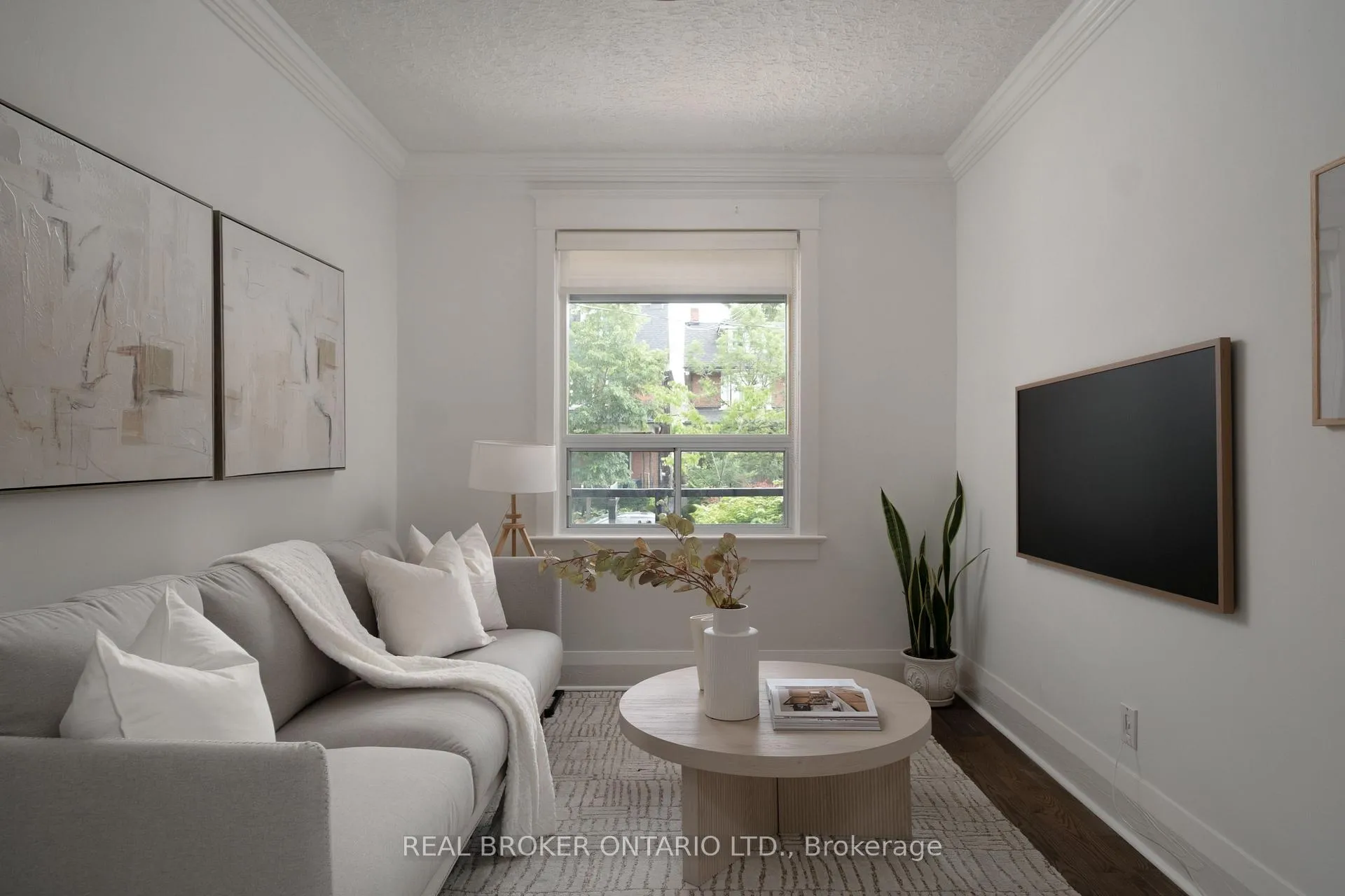 Photo 9 of 158 Oakcrest Avenue, Toronto, East End-Danforth — HOMEH