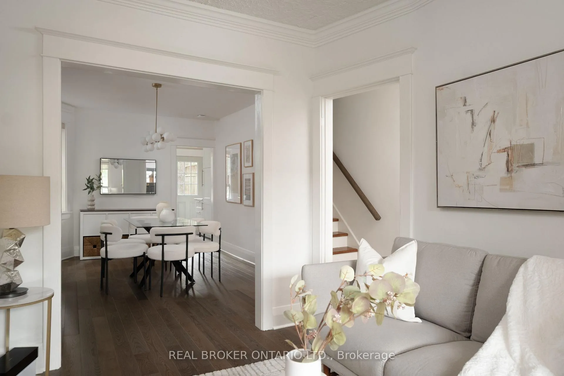 Photo 11 of 158 Oakcrest Avenue, Toronto, East End-Danforth — HOMEH