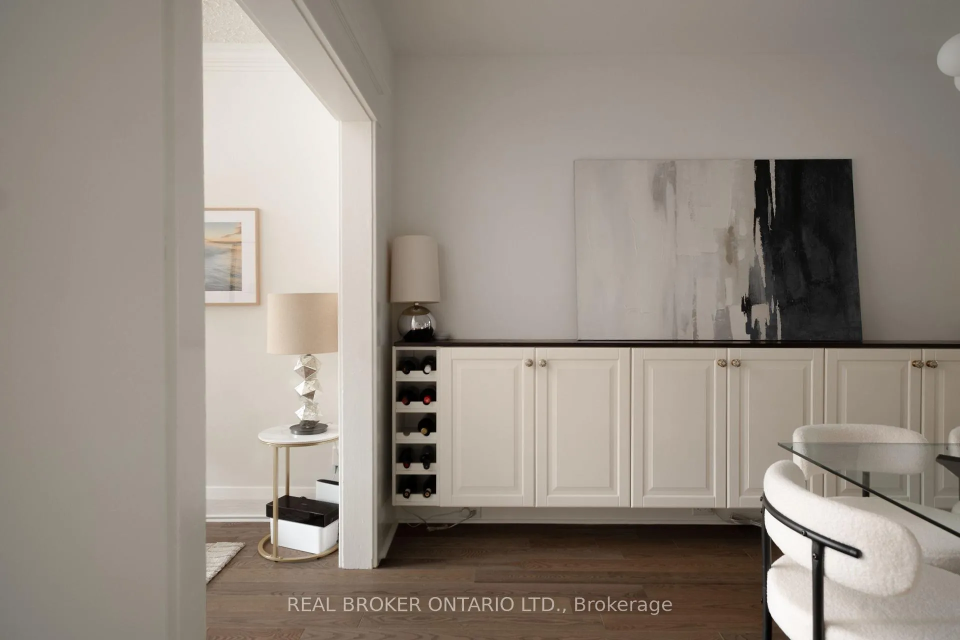 Photo 13 of 158 Oakcrest Avenue, Toronto, East End-Danforth — HOMEH