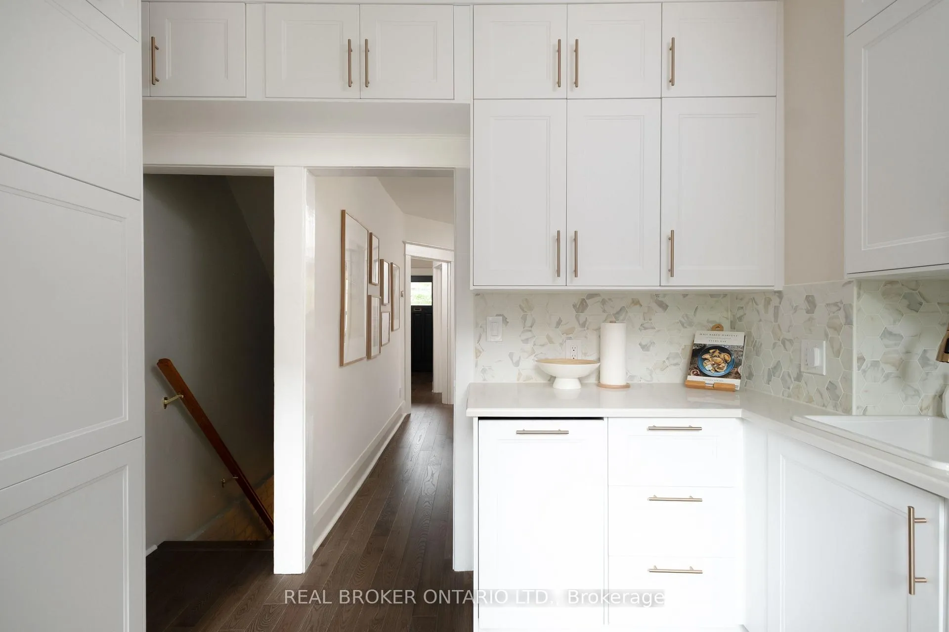 Photo 21 of 158 Oakcrest Avenue, Toronto, East End-Danforth — HOMEH