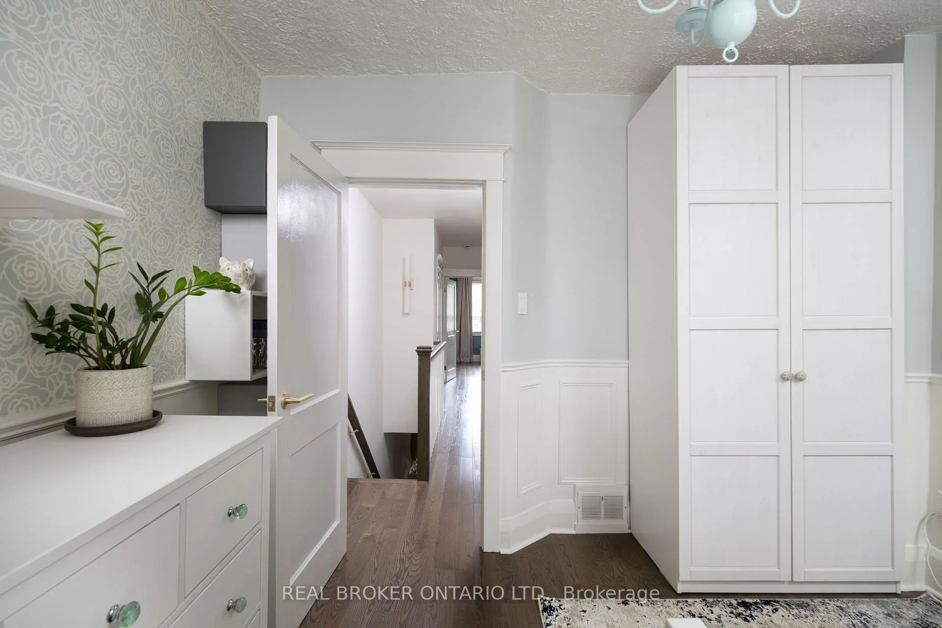 Photo 28 of 158 Oakcrest Avenue, Toronto, East End-Danforth — HOMEH