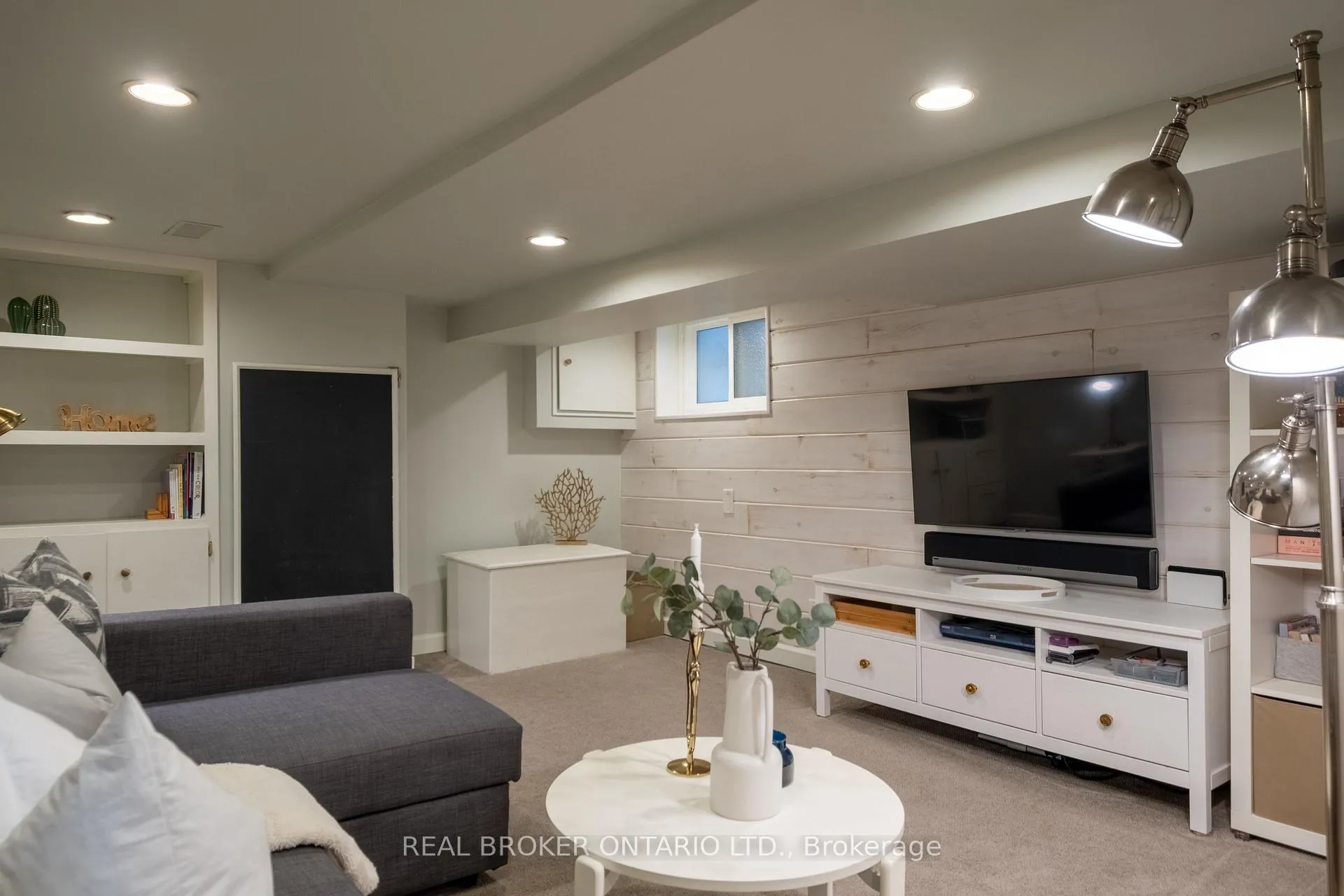 Photo 35 of 158 Oakcrest Avenue, Toronto, East End-Danforth — HOMEH