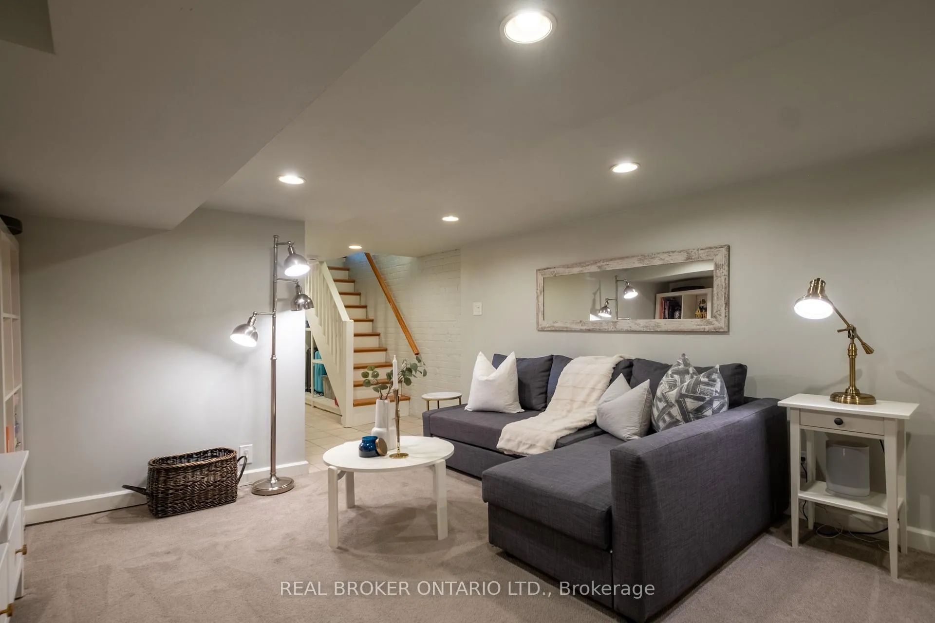 Photo 37 of 158 Oakcrest Avenue, Toronto, East End-Danforth — HOMEH