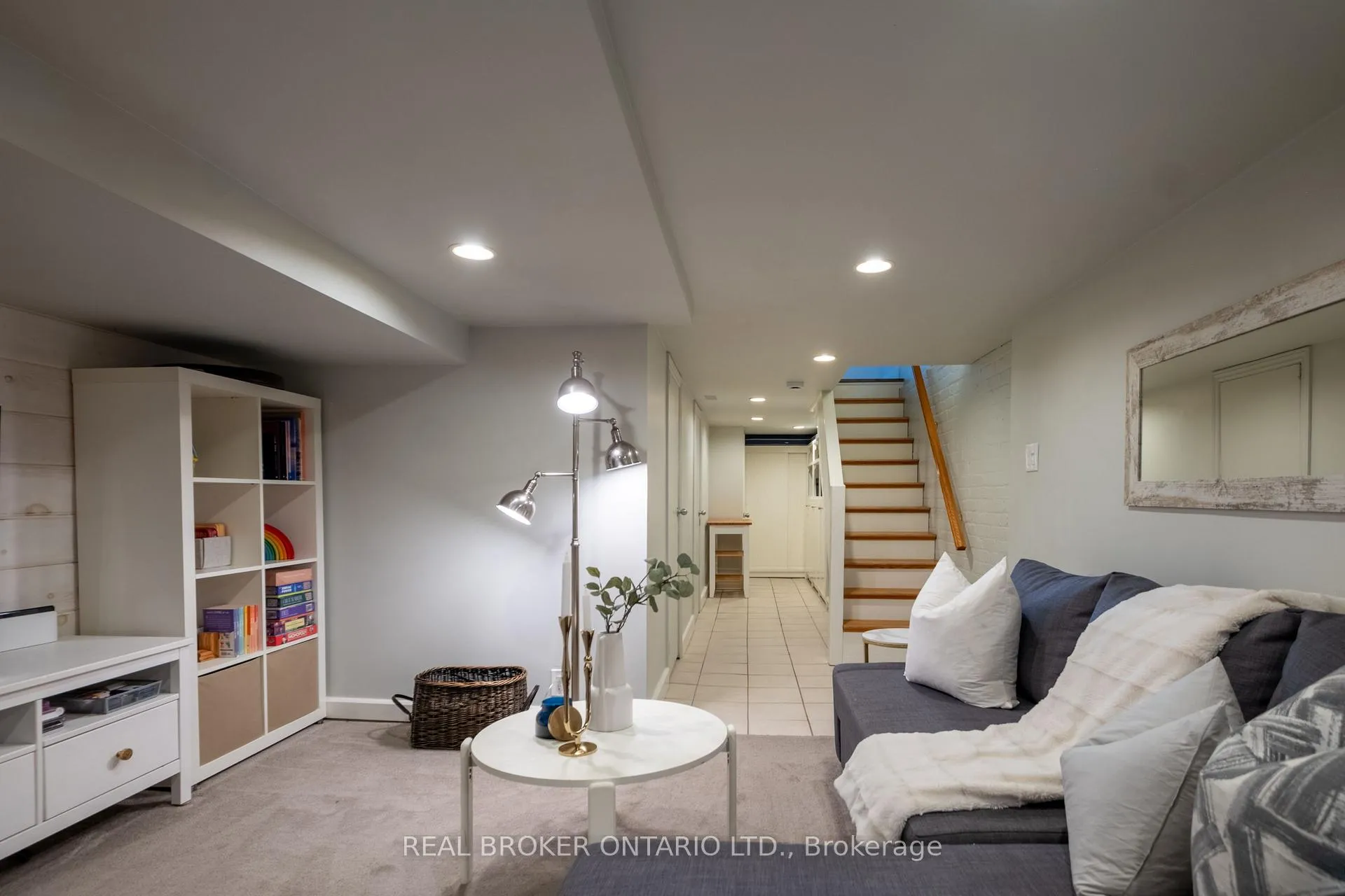 Photo 38 of 158 Oakcrest Avenue, Toronto, East End-Danforth — HOMEH