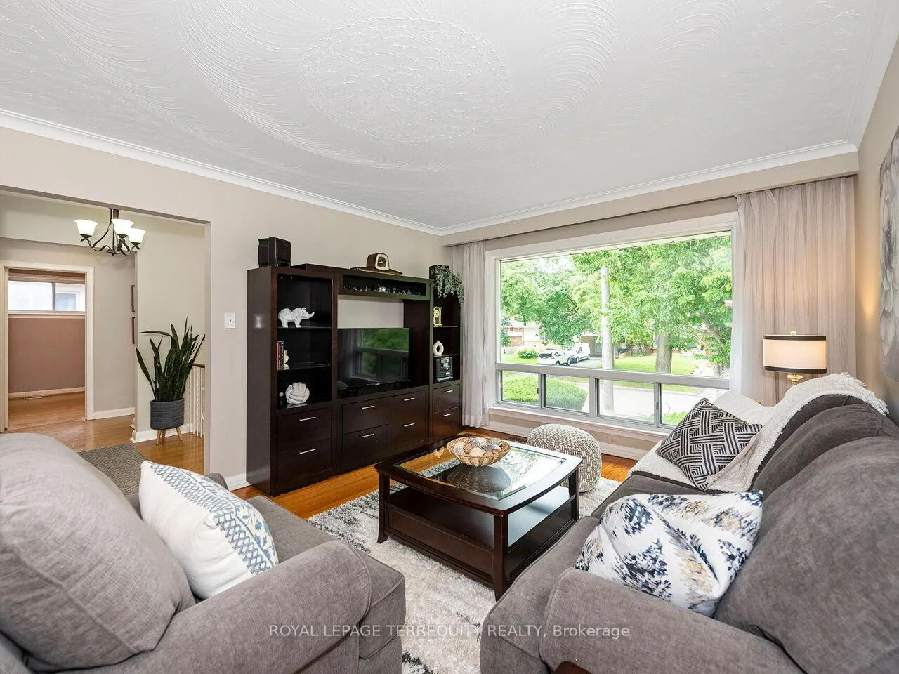 Photo 11 of 33 Ludgate Drive, Etobicoke, Rexdale-Kipling — HOMEH