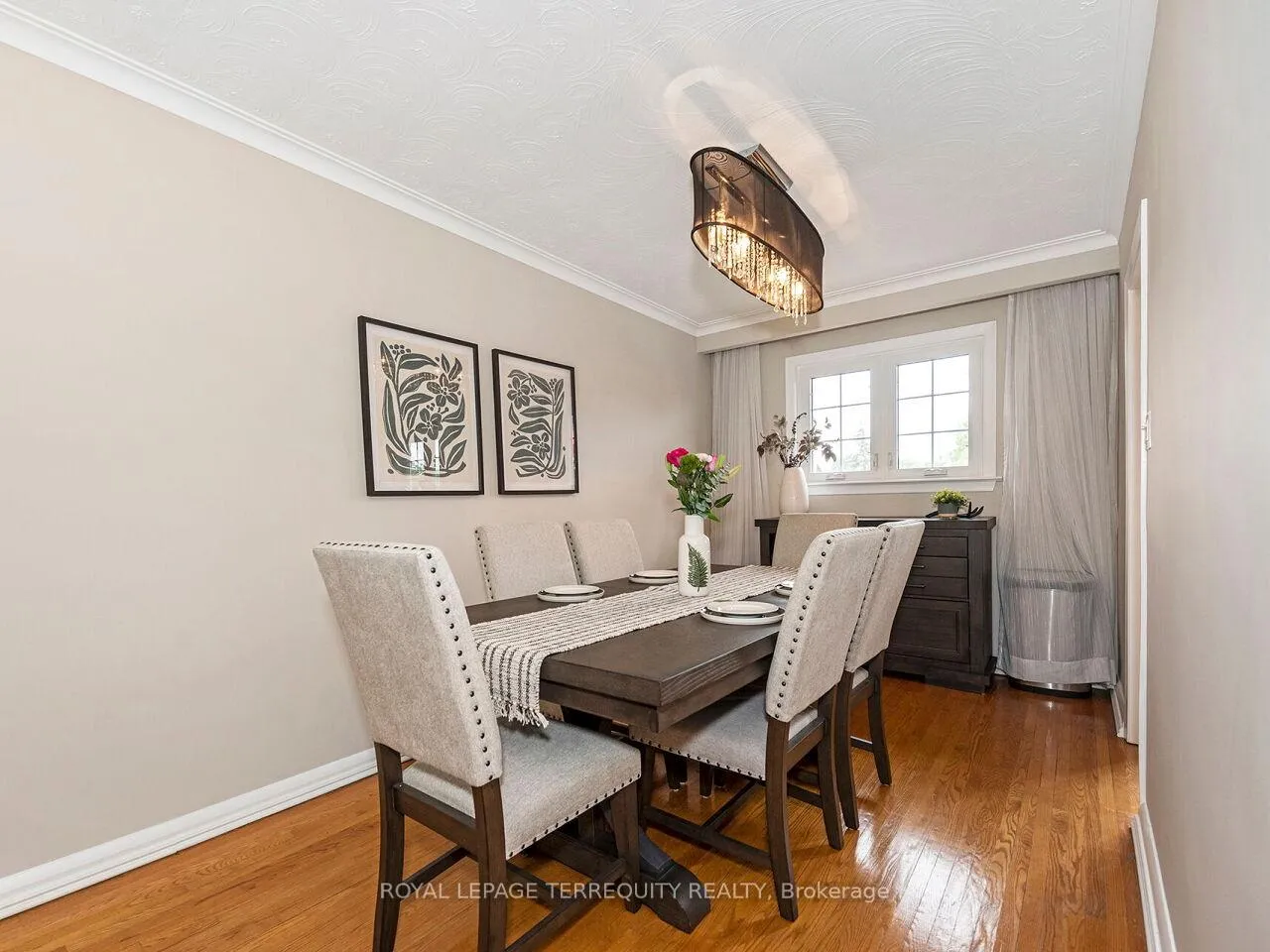 Photo 12 of 33 Ludgate Drive, Etobicoke, Rexdale-Kipling — HOMEH