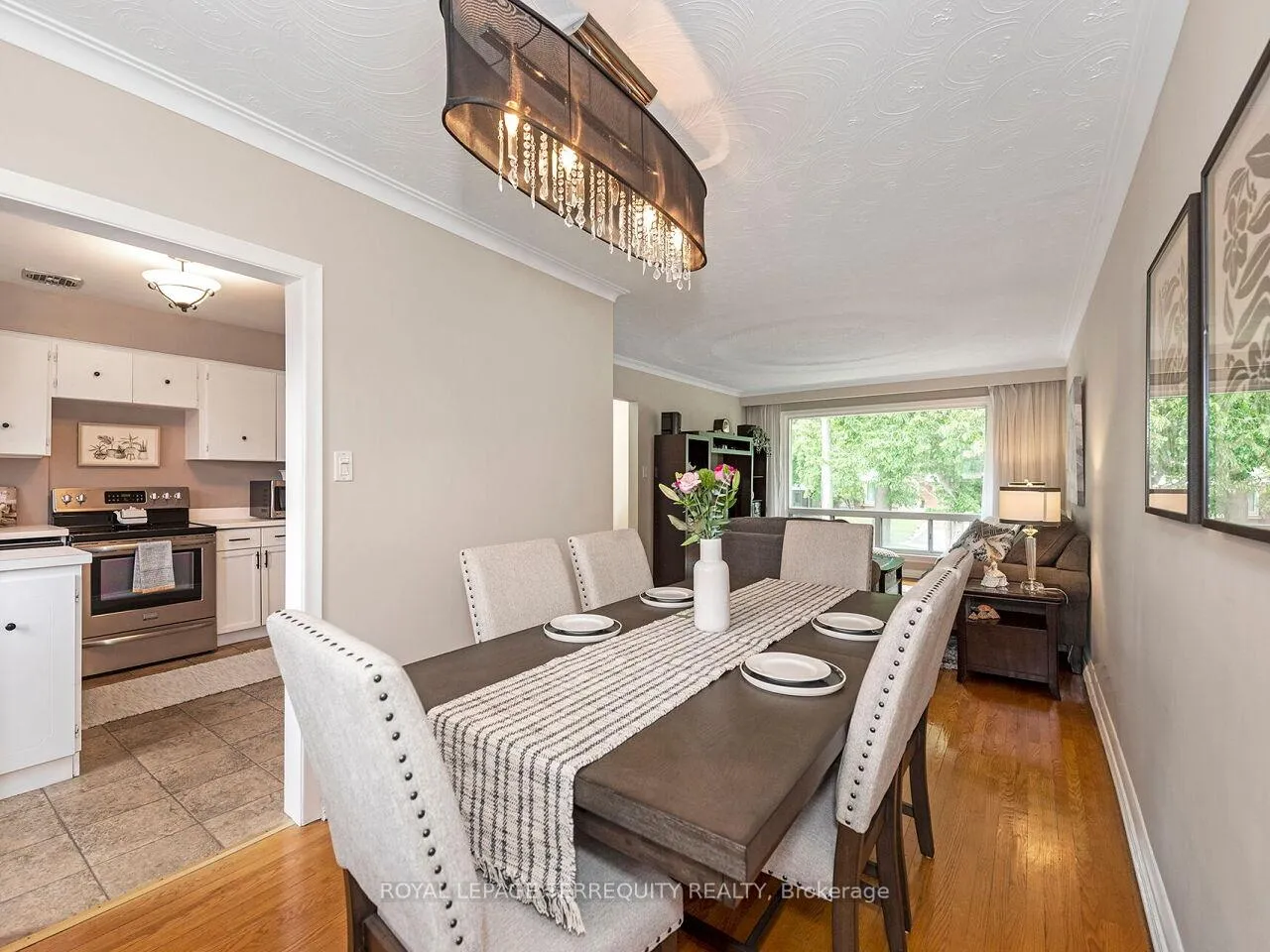 Photo 13 of 33 Ludgate Drive, Etobicoke, Rexdale-Kipling — HOMEH