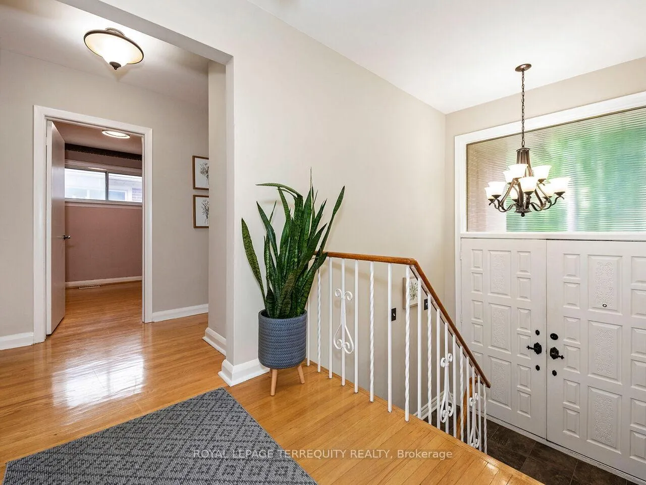 Photo 14 of 33 Ludgate Drive, Etobicoke, Rexdale-Kipling — HOMEH