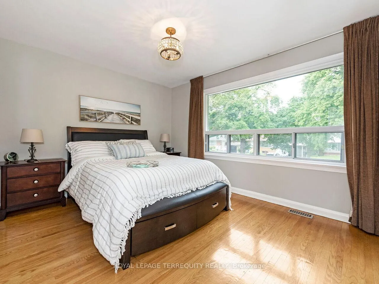 Photo 18 of 33 Ludgate Drive, Etobicoke, Rexdale-Kipling — HOMEH