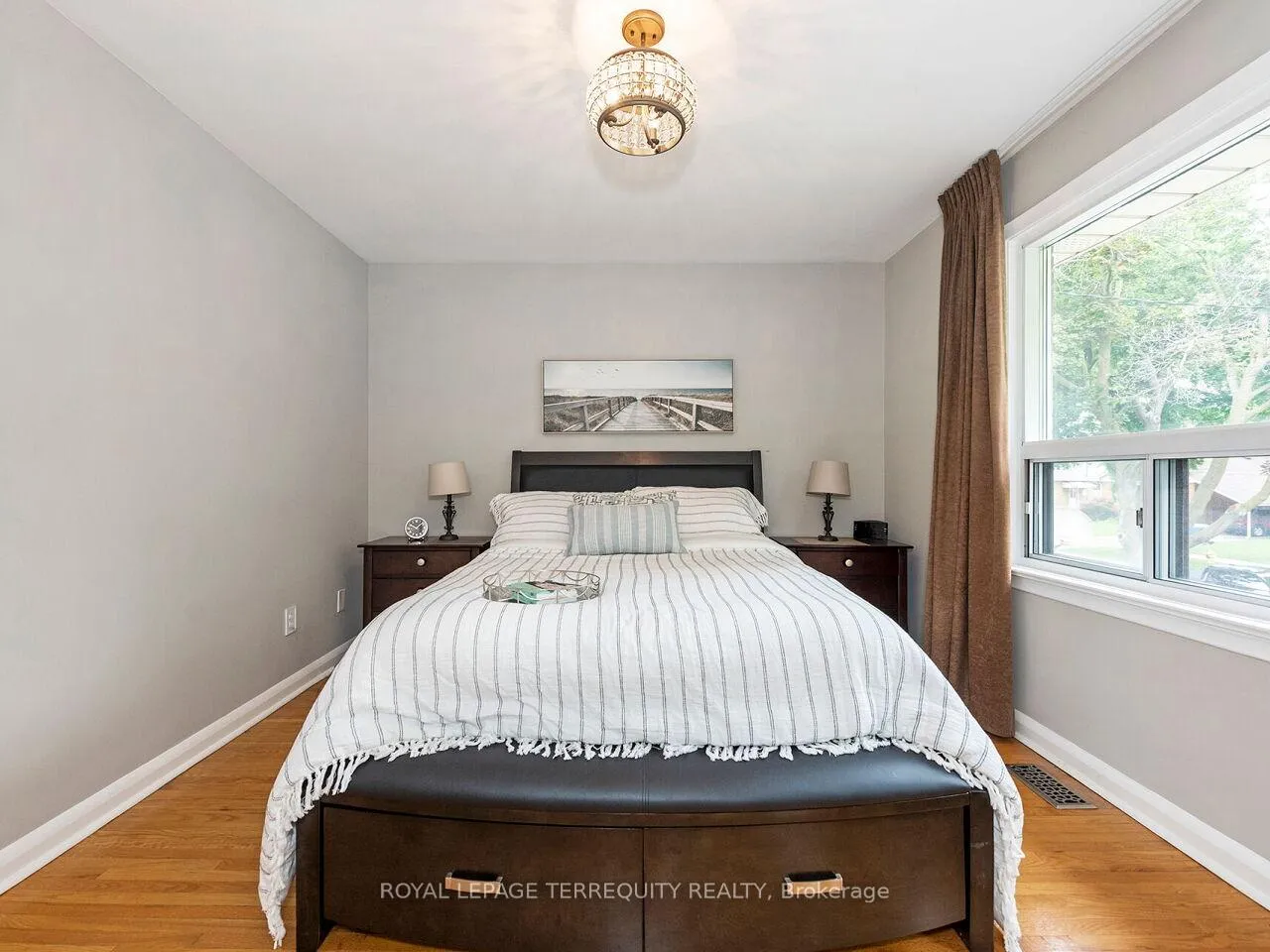 Photo 19 of 33 Ludgate Drive, Etobicoke, Rexdale-Kipling — HOMEH