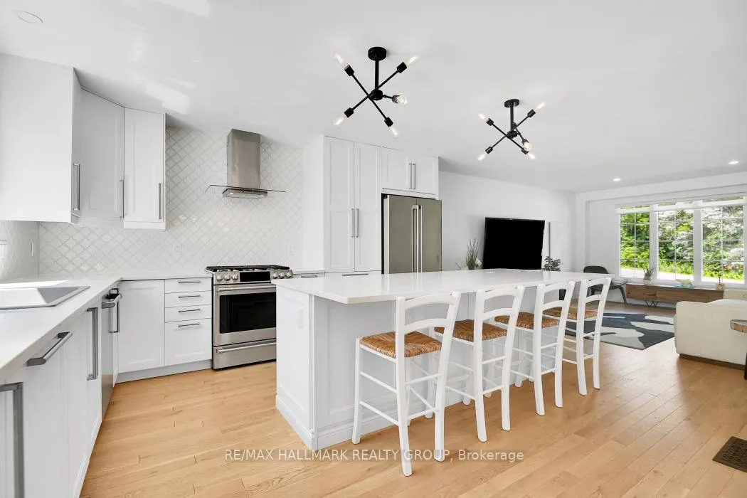 Photo 12 of 2 Swans Way N, Ottawa, Rothwell Heights — HOMEH