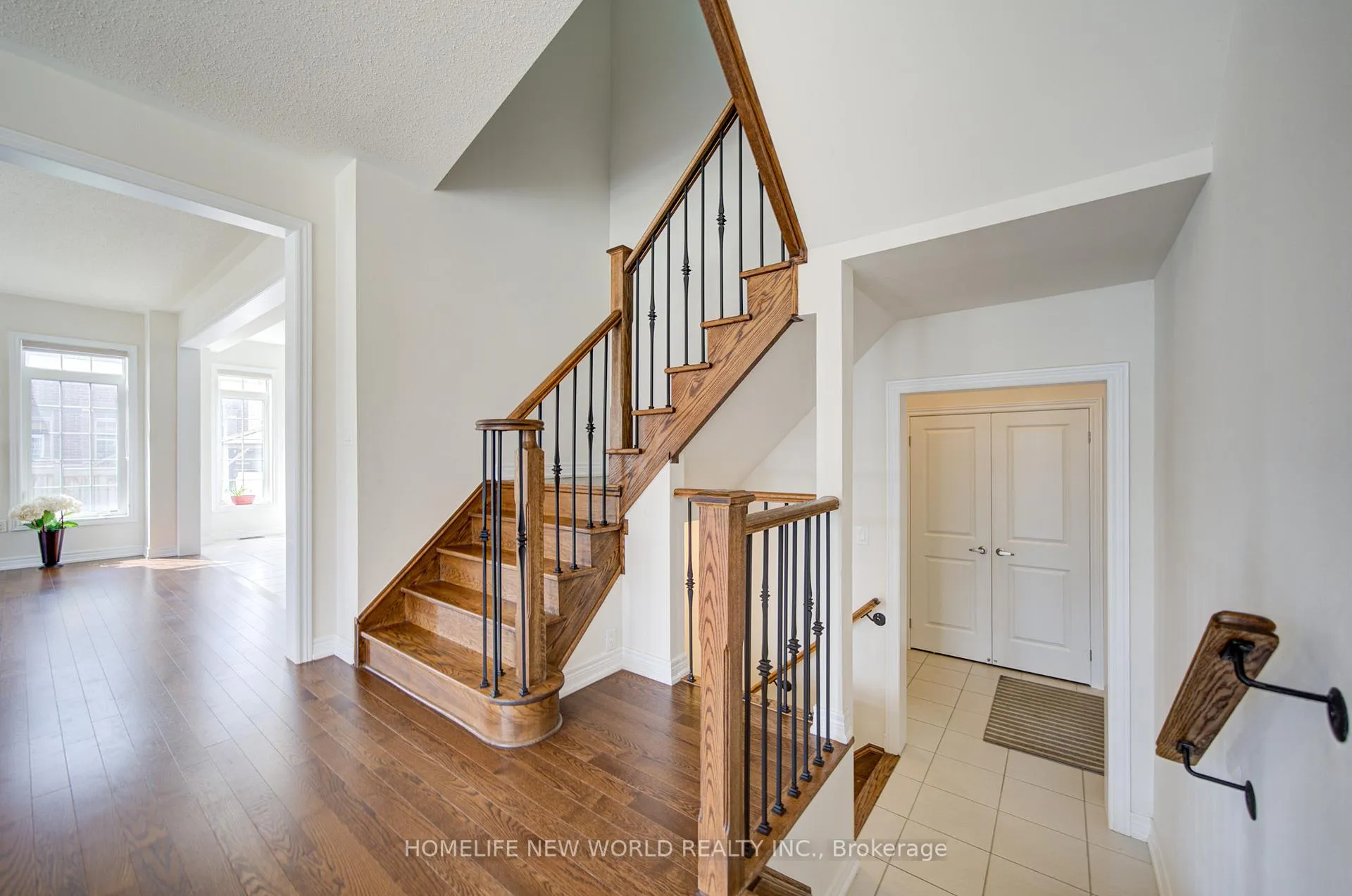 Photo 6 of 1 Stilton Avenue, Vaughan, Kleinburg — HOMEH