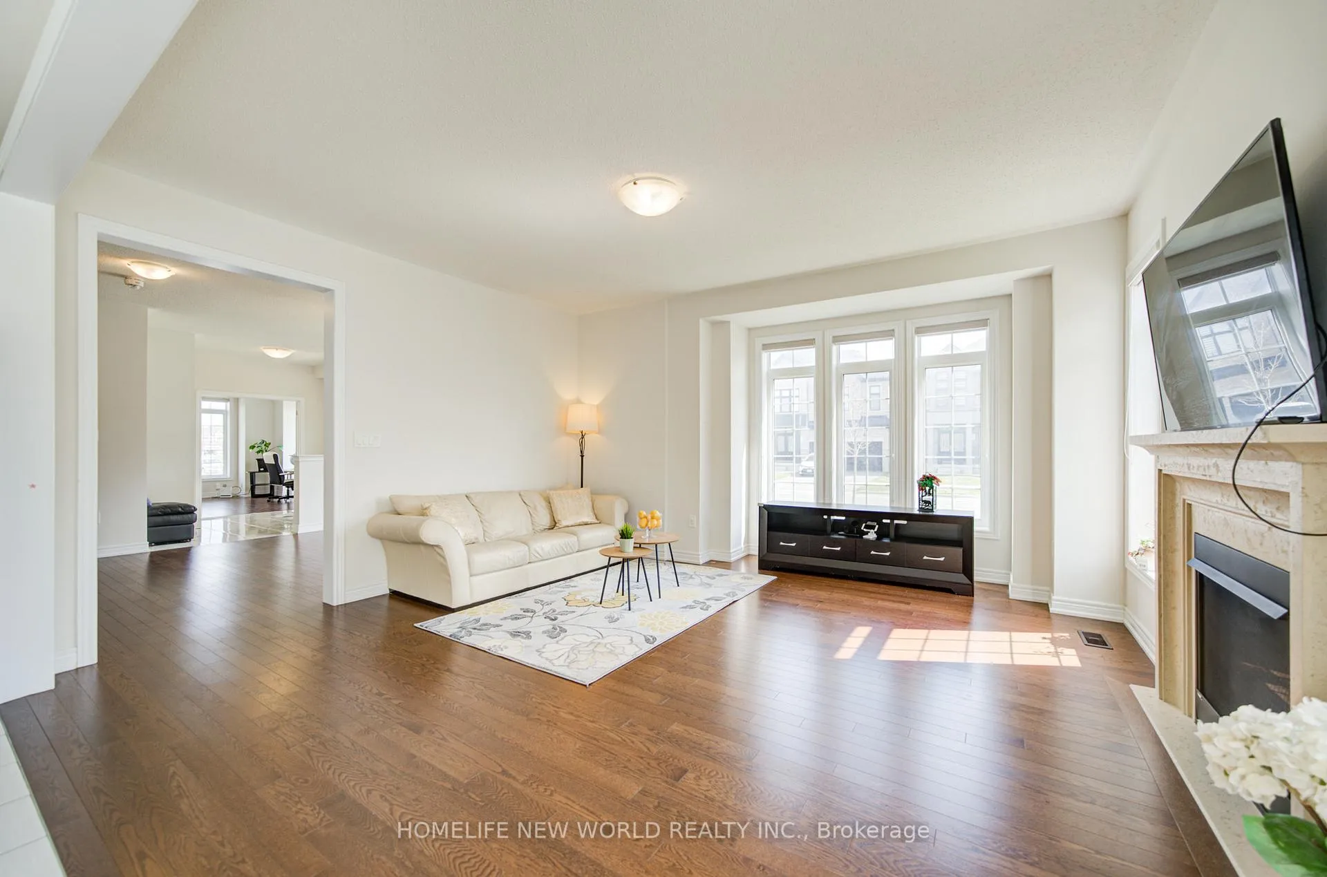 Photo 7 of 1 Stilton Avenue, Vaughan, Kleinburg — HOMEH