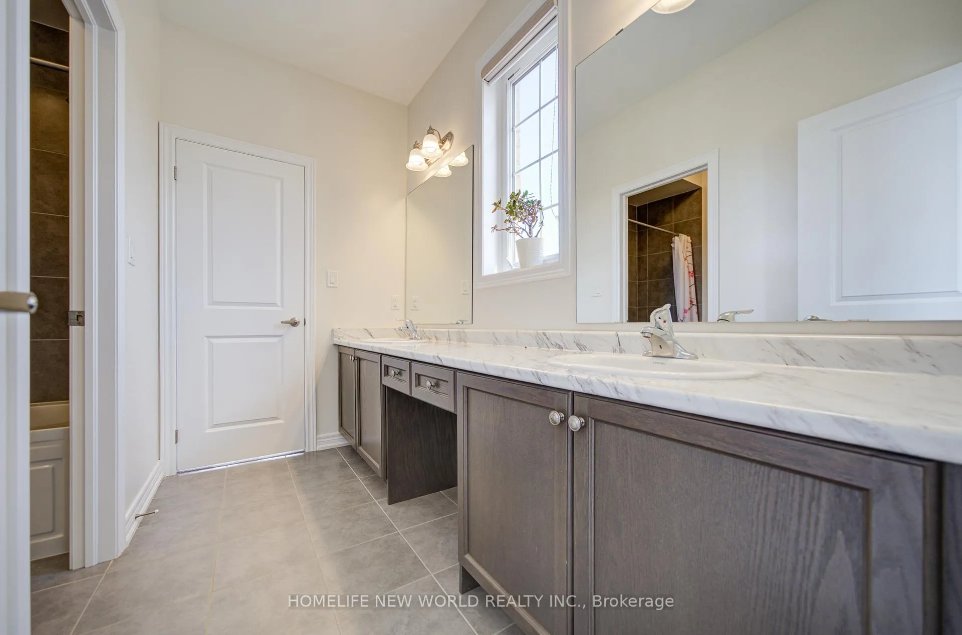 Photo 17 of 1 Stilton Avenue, Vaughan, Kleinburg — HOMEH