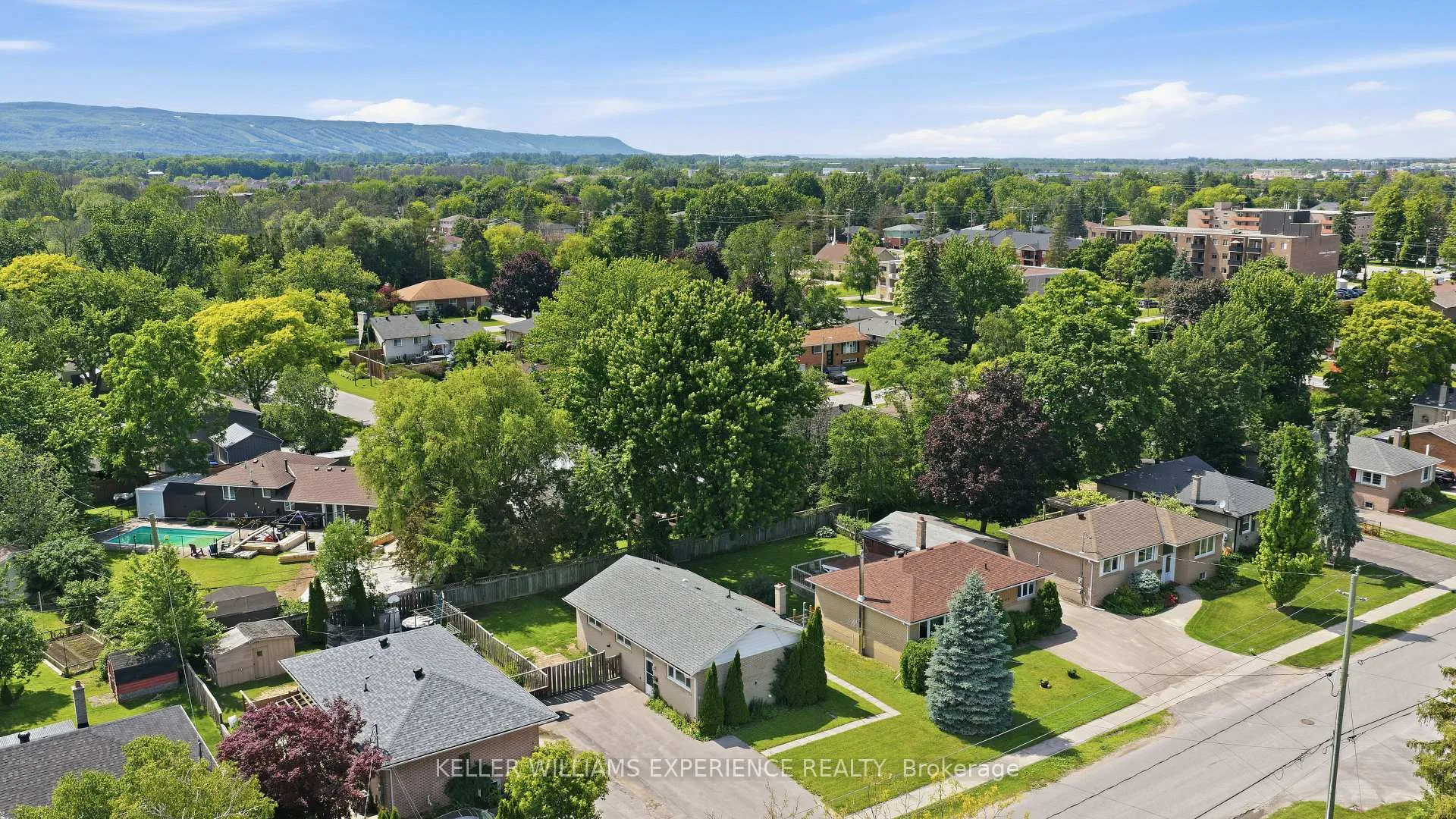 Photo 4 of 620 Oak Street, Collingwood — HOMEH