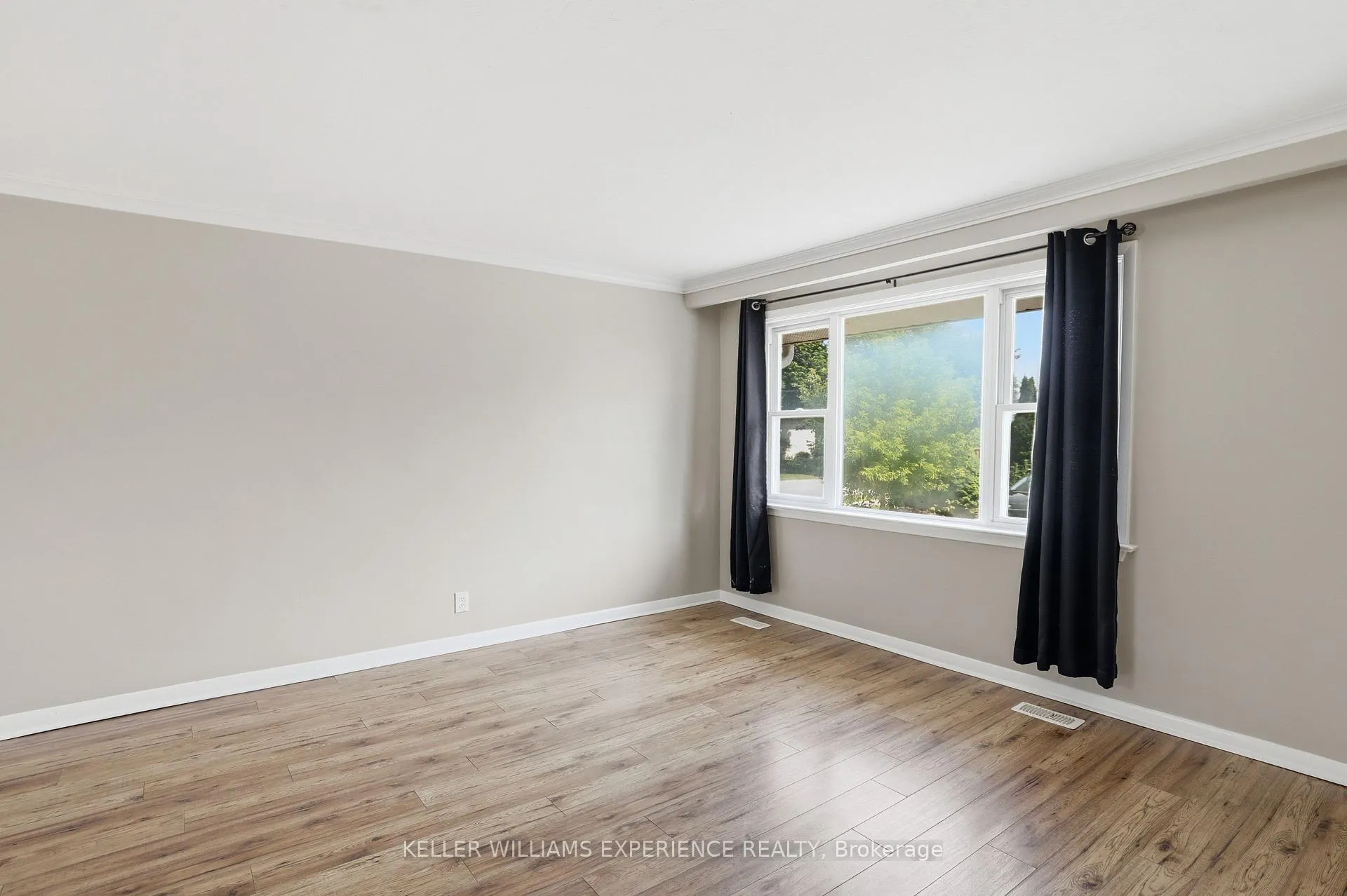 Photo 9 of 620 Oak Street, Collingwood — HOMEH