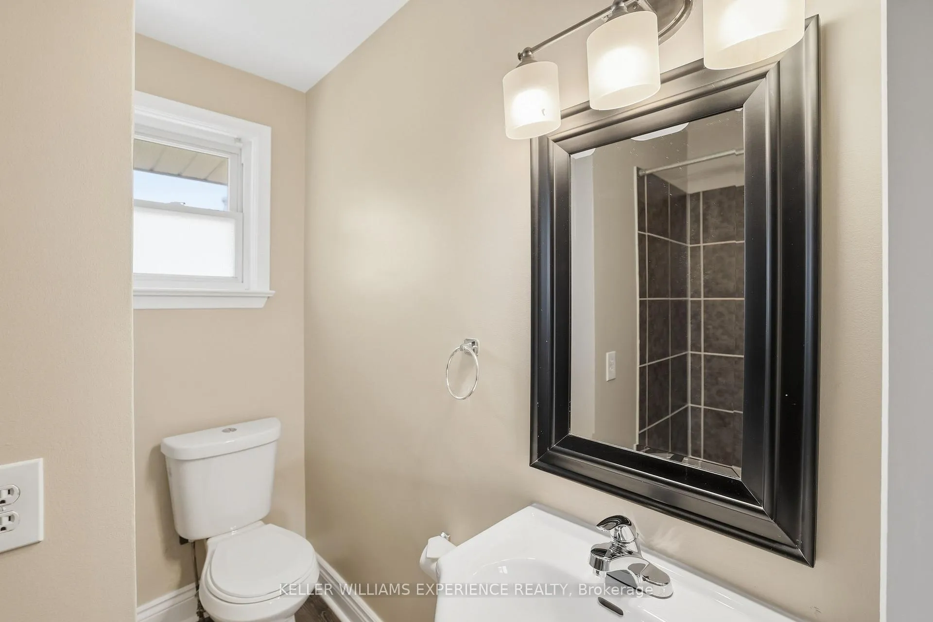 Photo 23 of 620 Oak Street, Collingwood — HOMEH