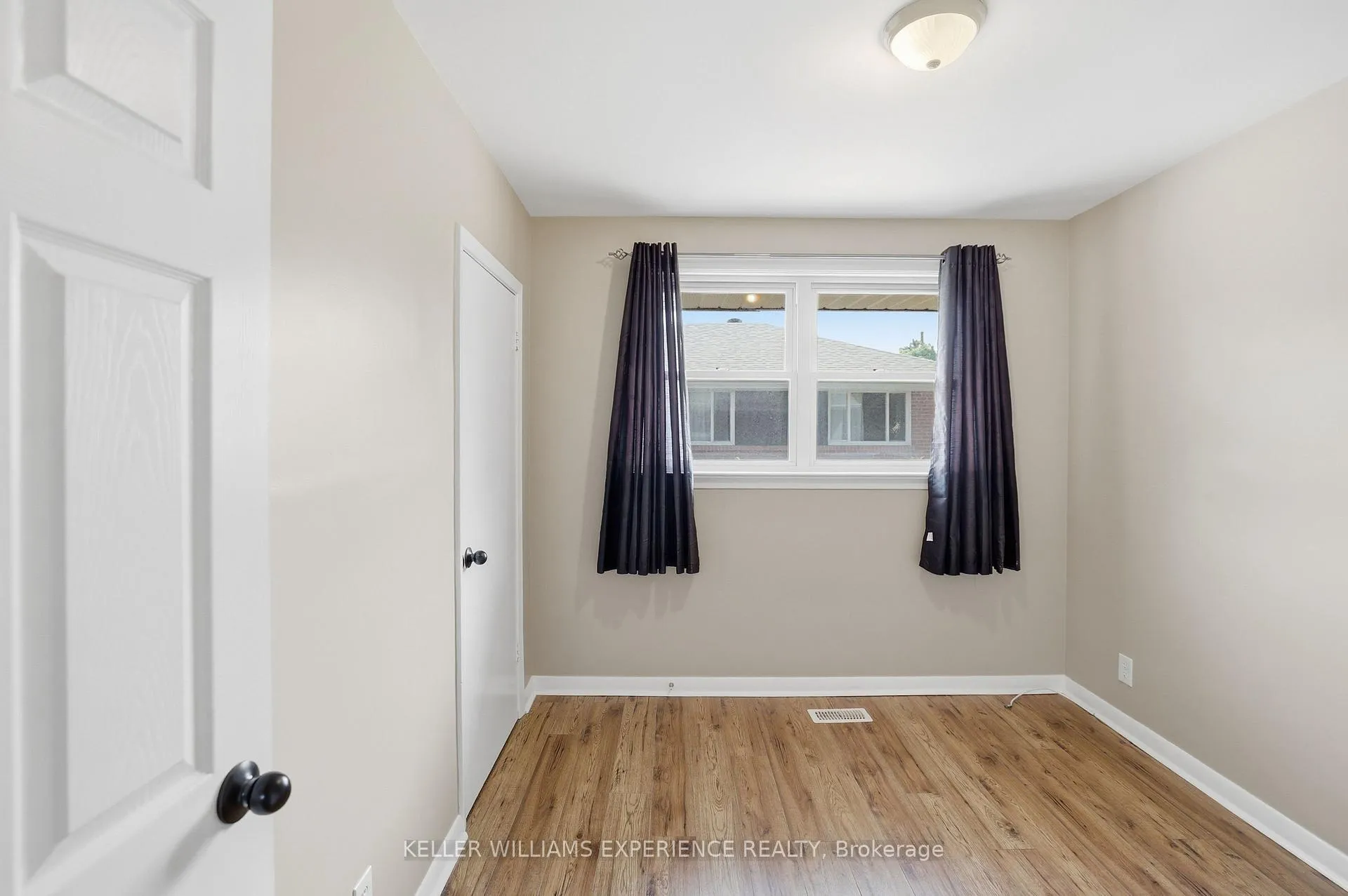 Photo 24 of 620 Oak Street, Collingwood — HOMEH