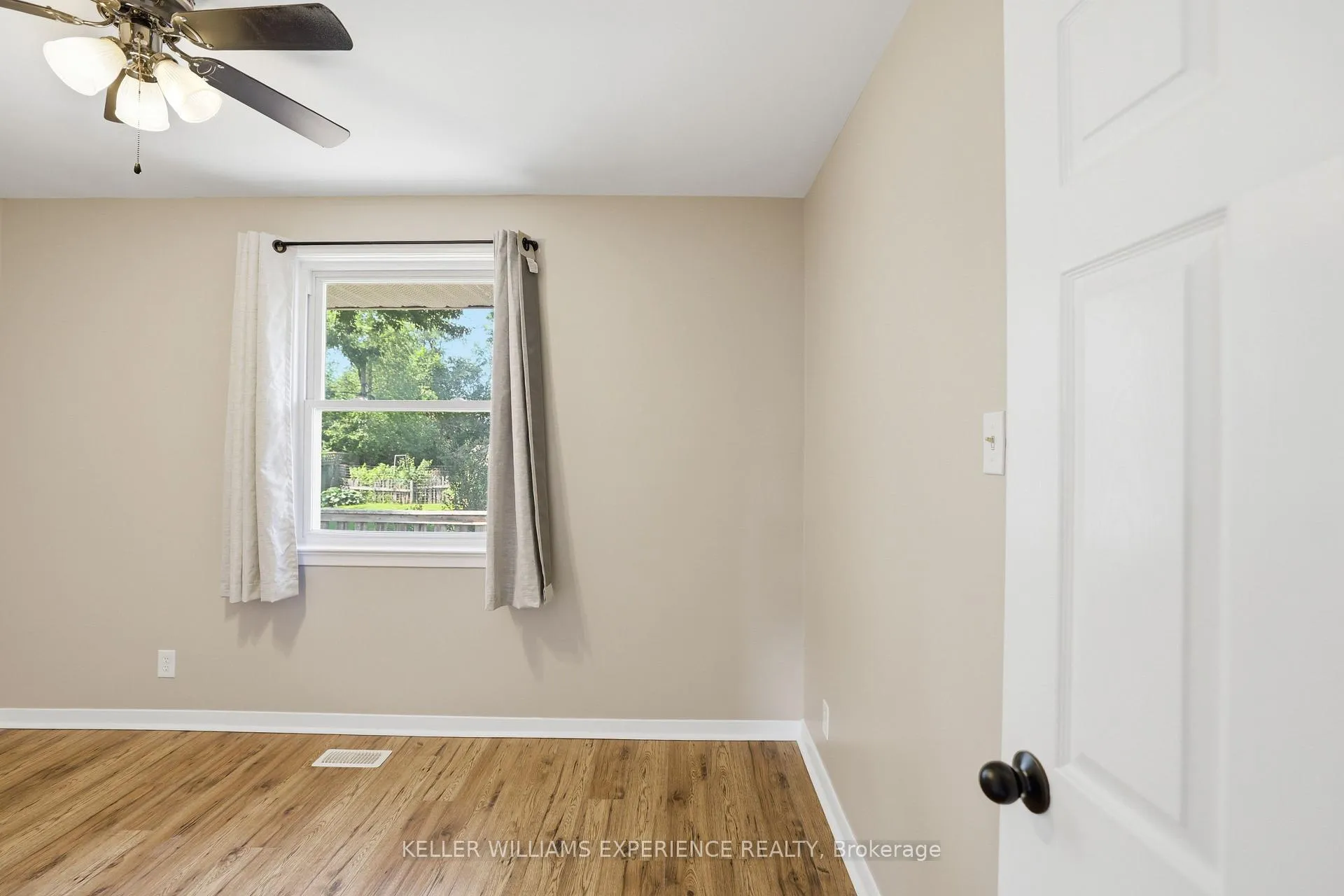 Photo 27 of 620 Oak Street, Collingwood — HOMEH