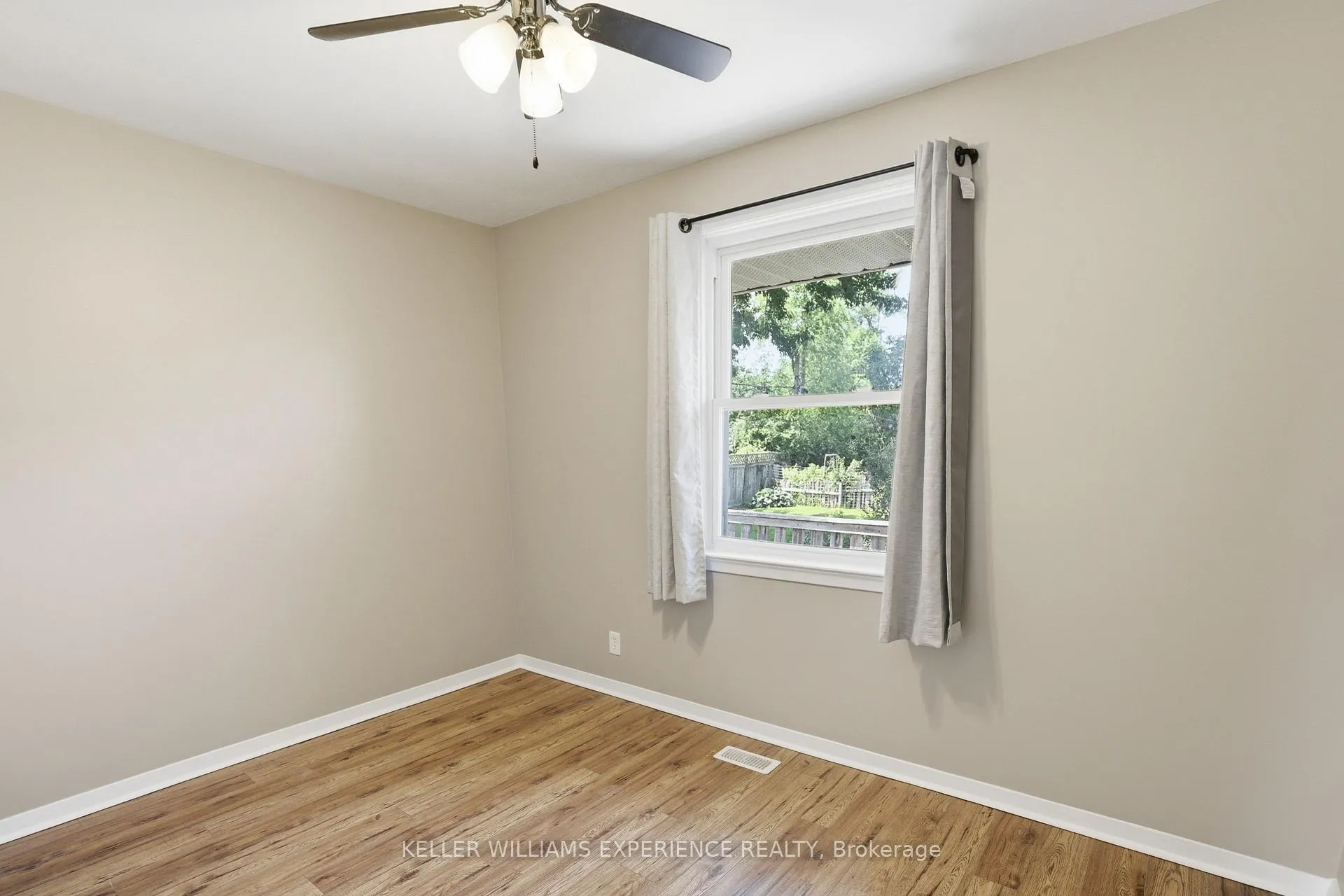 Photo 28 of 620 Oak Street, Collingwood — HOMEH