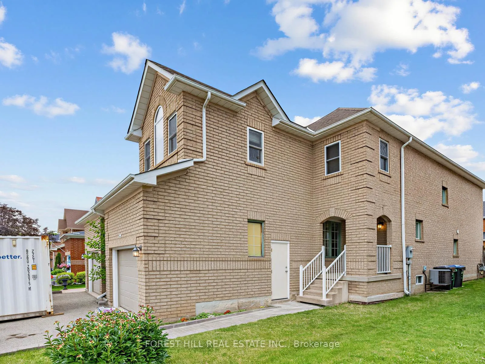 Photo 4 of 39 Prairie Rose Circle, Brampton, Sandringham-Wellington — HOMEH
