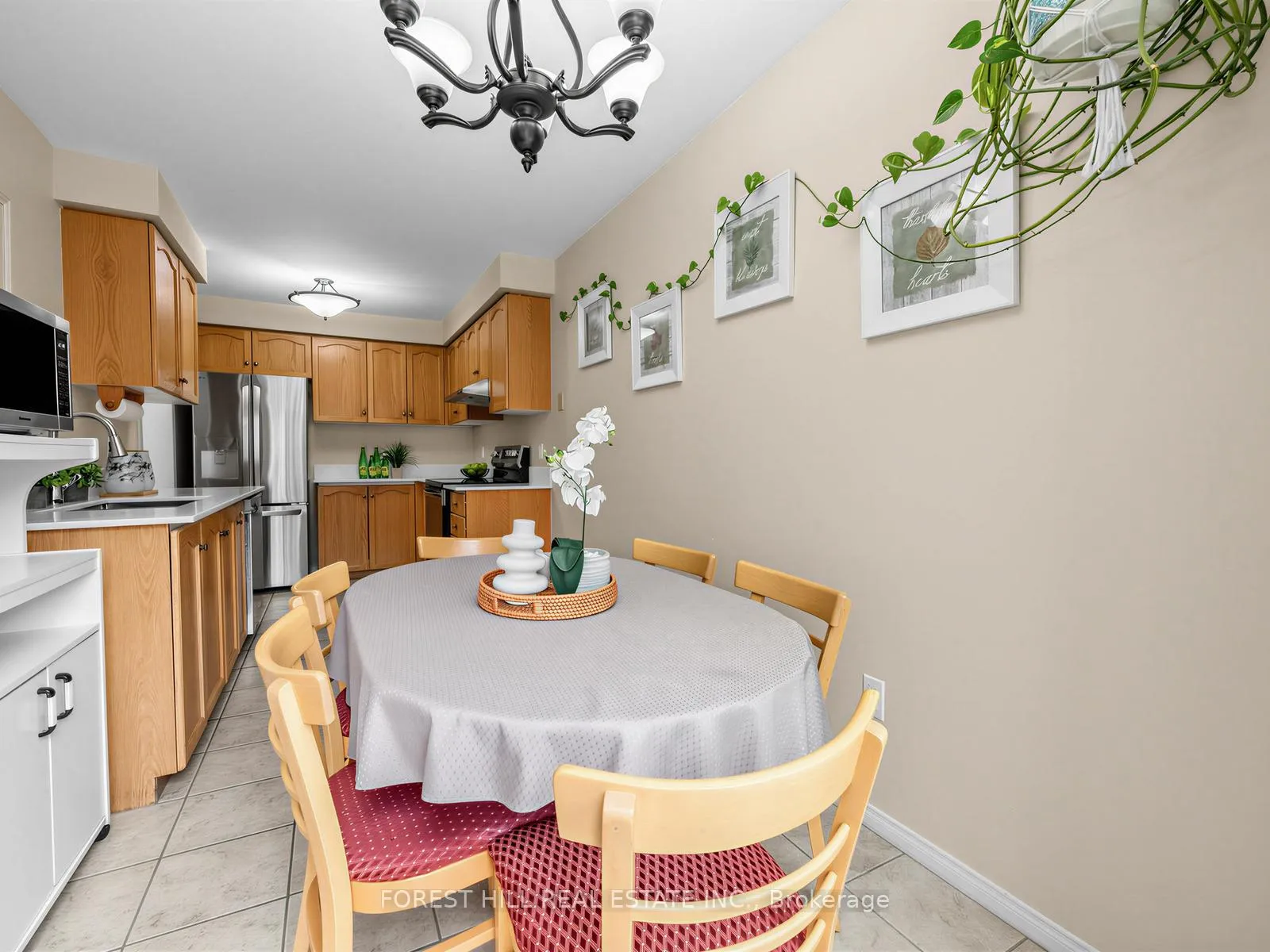 Photo 21 of 39 Prairie Rose Circle, Brampton, Sandringham-Wellington — HOMEH