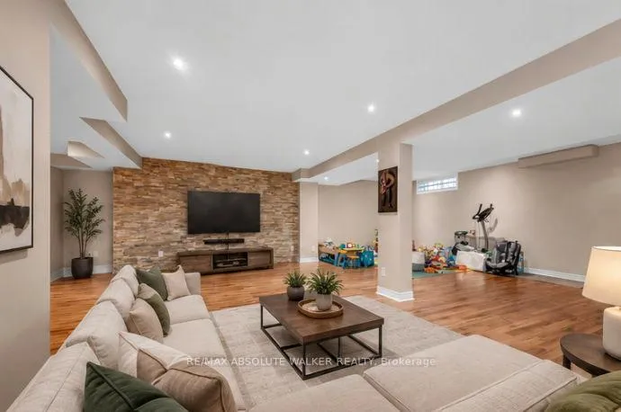Photo 5 of 245 Lucinda Crescent, Ottawa, Mer Bleue/Bradley Estates/Anderson Park — HOMEH