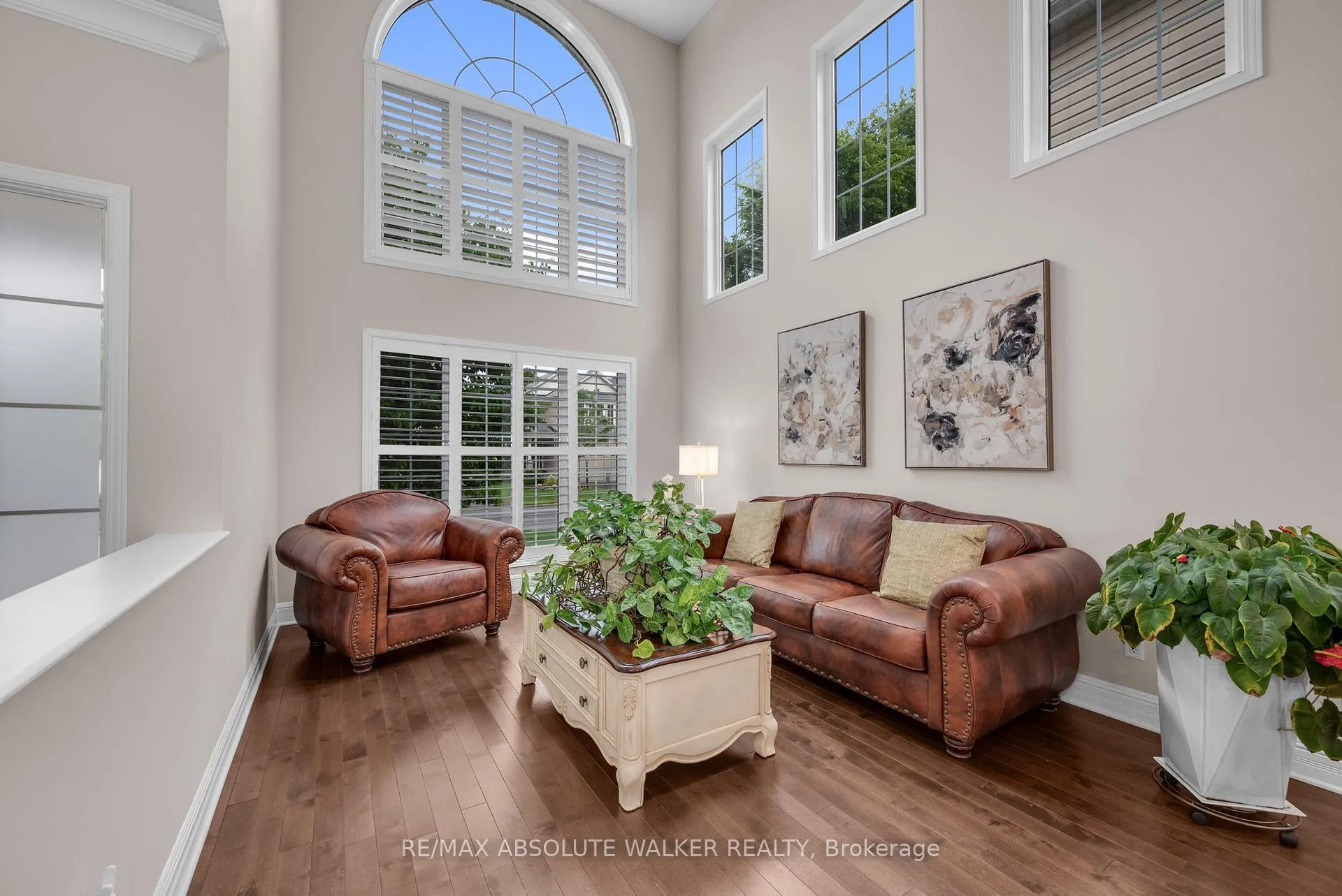 Photo 10 of 245 Lucinda Crescent, Ottawa, Mer Bleue/Bradley Estates/Anderson Park — HOMEH