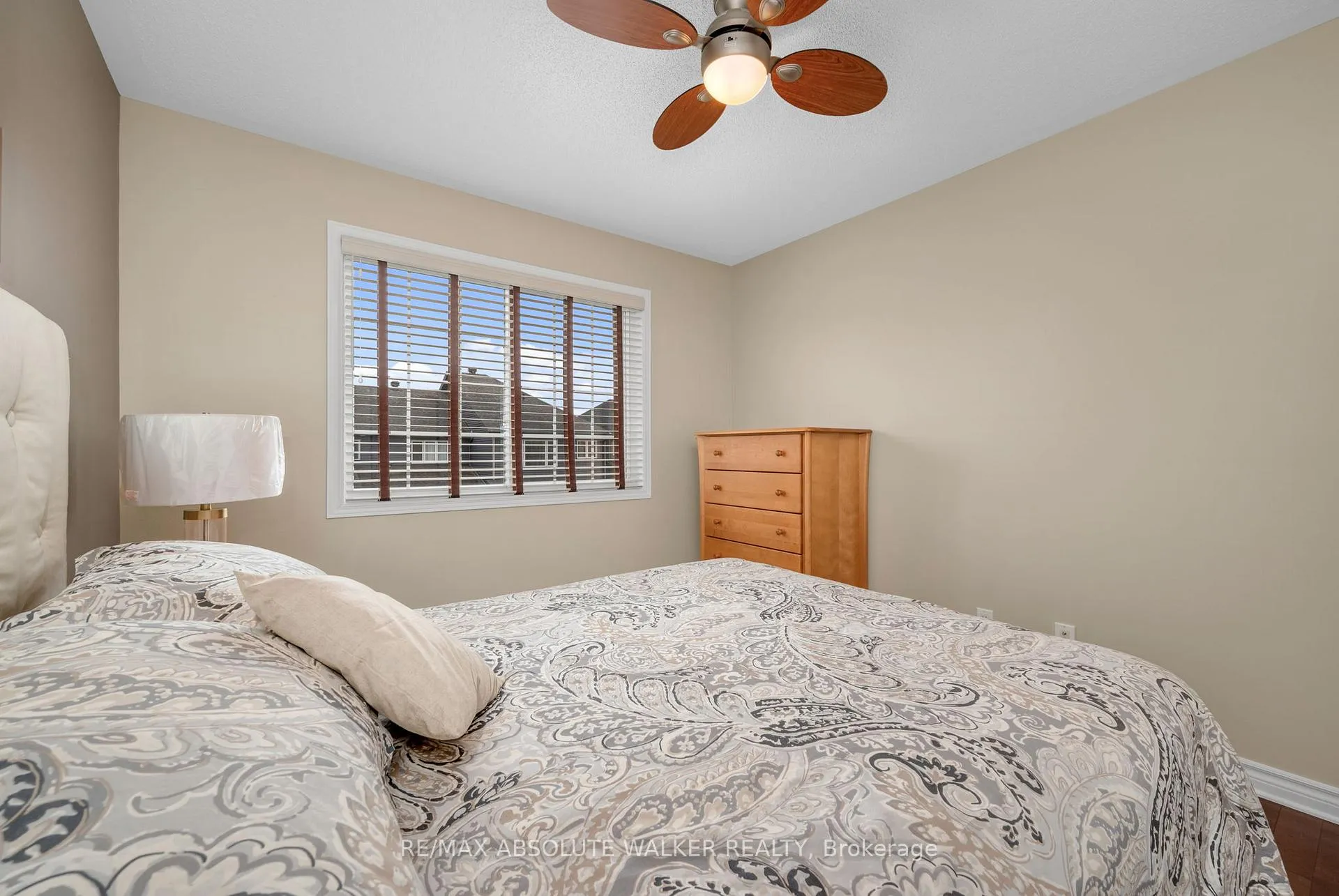 Photo 37 of 245 Lucinda Crescent, Ottawa, Mer Bleue/Bradley Estates/Anderson Park — HOMEH