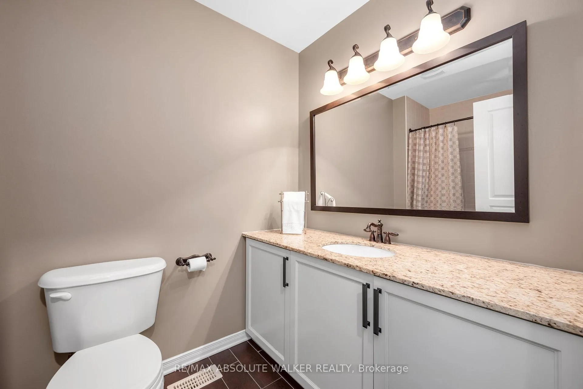 Photo 40 of 245 Lucinda Crescent, Ottawa, Mer Bleue/Bradley Estates/Anderson Park — HOMEH