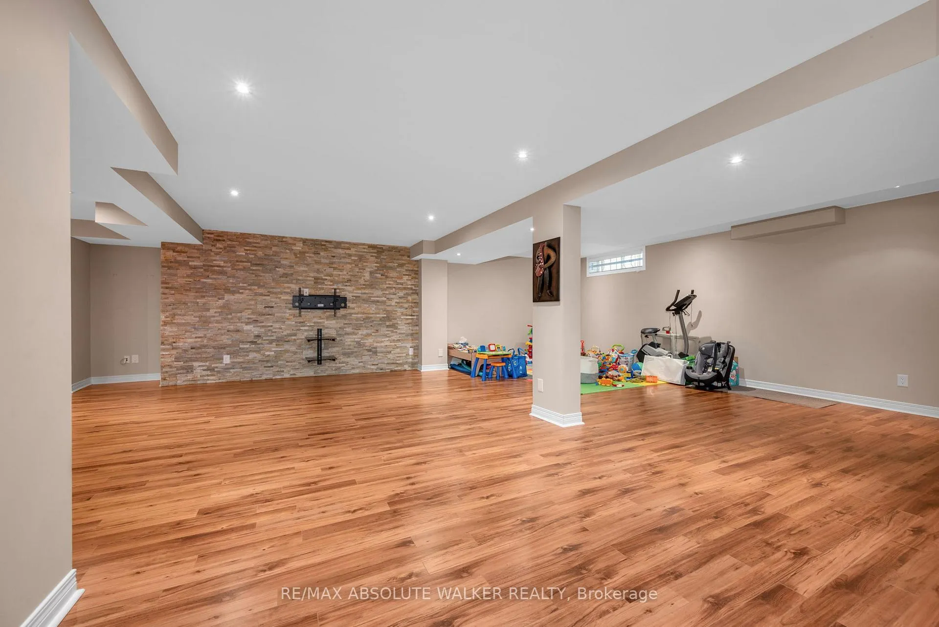 Photo 50 of 245 Lucinda Crescent, Ottawa, Mer Bleue/Bradley Estates/Anderson Park — HOMEH