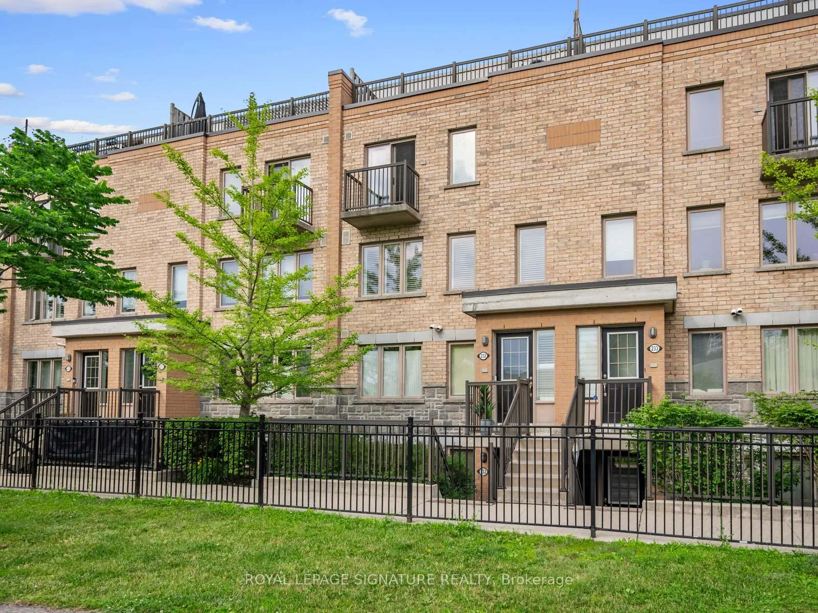 Photo 2 of Unit 232, 10 Foundry Avenue, Toronto, Dovercourt-Wallace Emerson-Junction — HOMEH