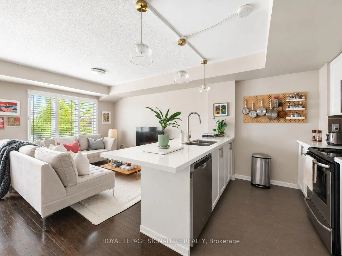Photo 8 of Unit 232, 10 Foundry Avenue, Toronto, Dovercourt-Wallace Emerson-Junction — HOMEH