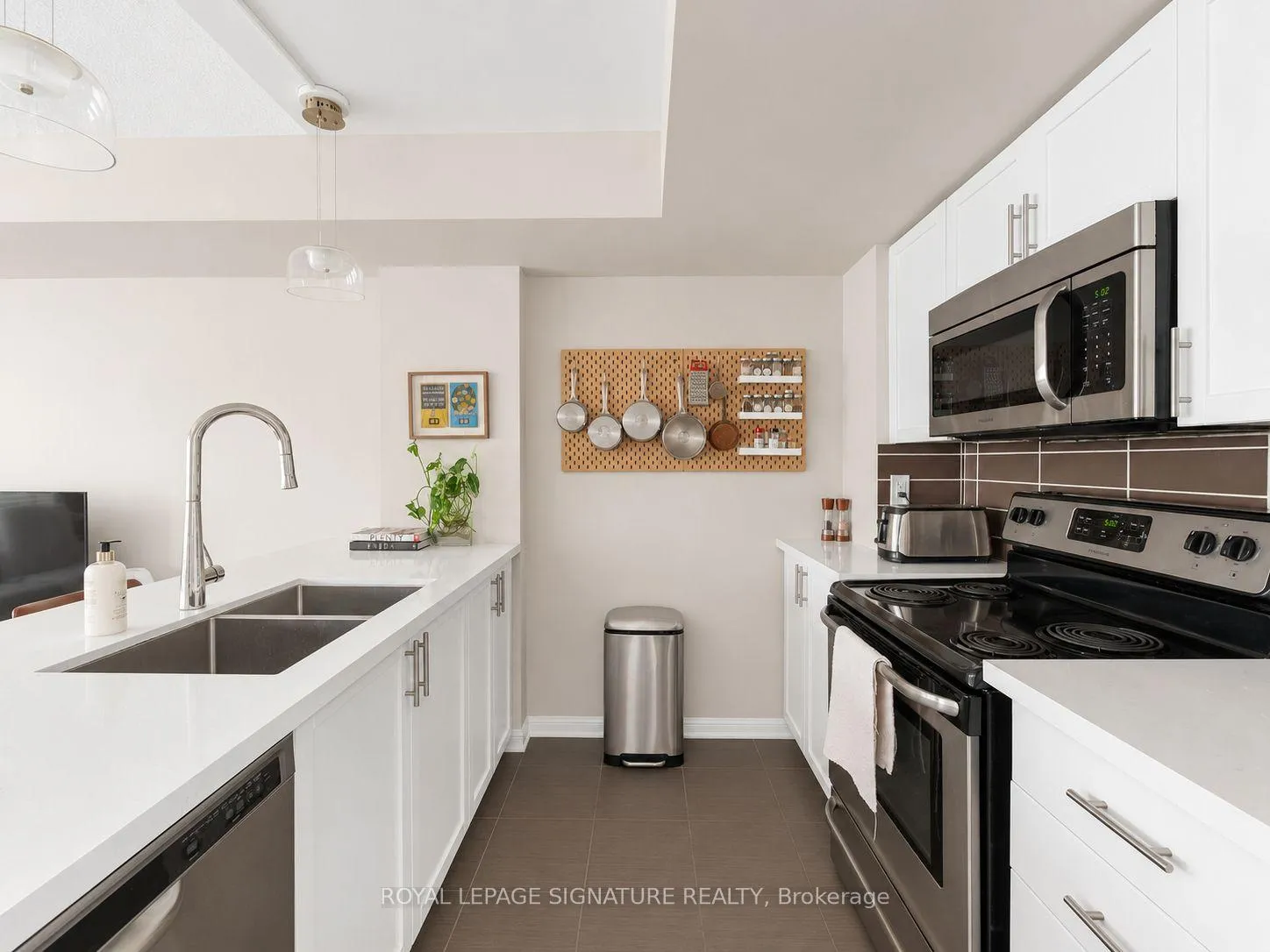 Photo 10 of Unit 232, 10 Foundry Avenue, Toronto, Dovercourt-Wallace Emerson-Junction — HOMEH